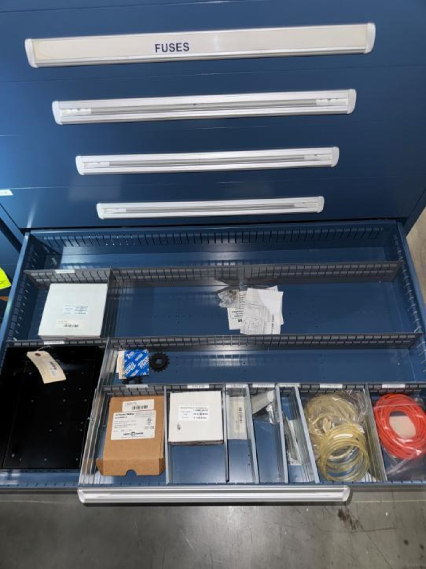 contents of all drawers- Light Pick controls, fuses, picking tags, - Image 6 of 8