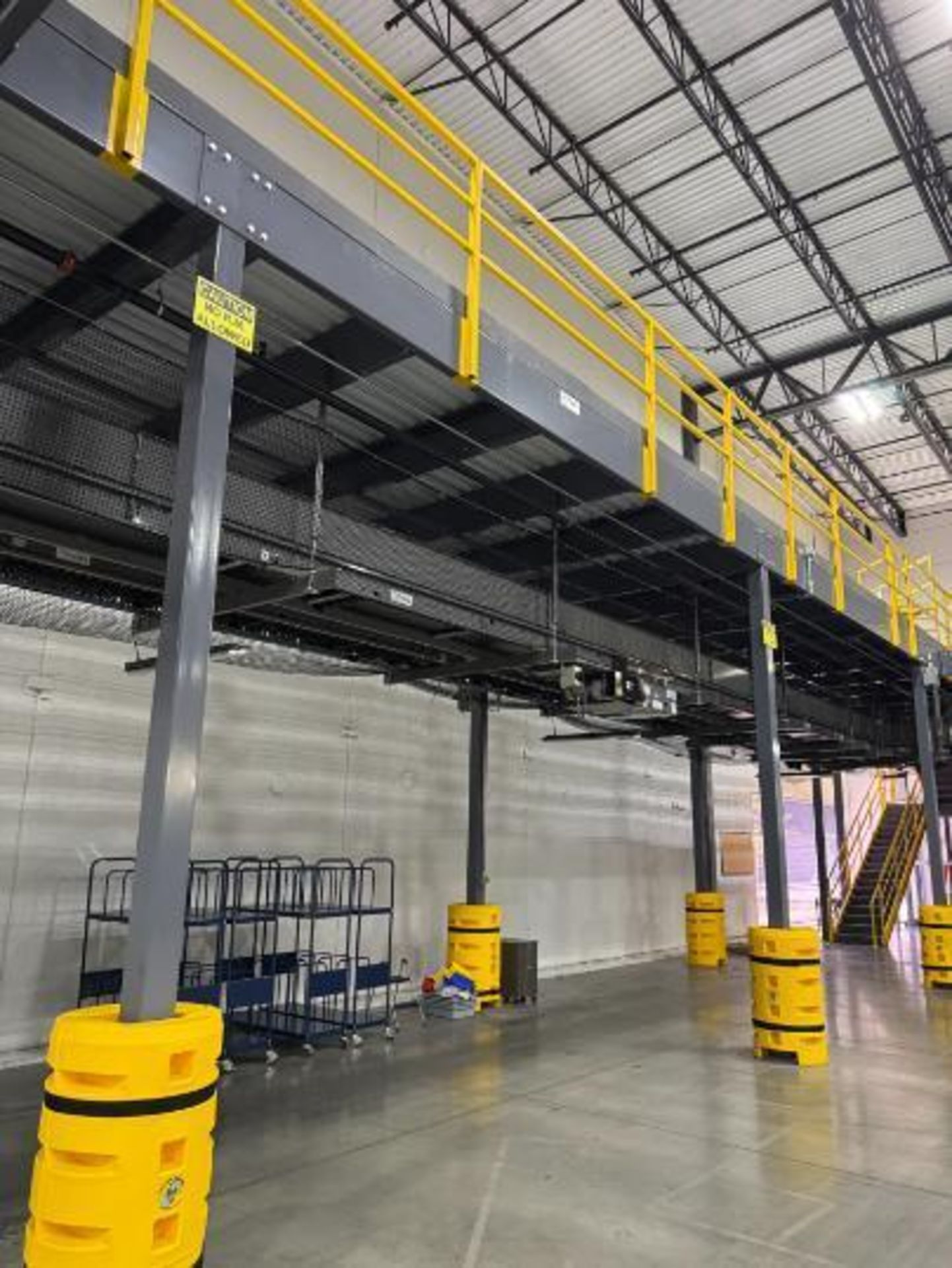 west mezzanine, w/ one set of stairs