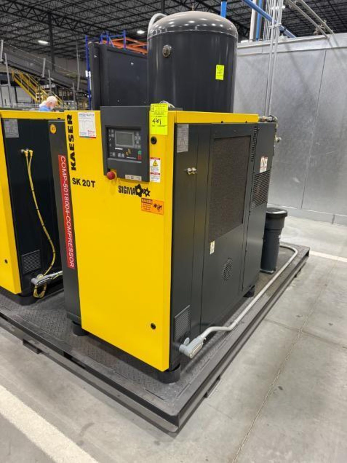 Kaeser rotary screw air compressor, w/ built-in dryer