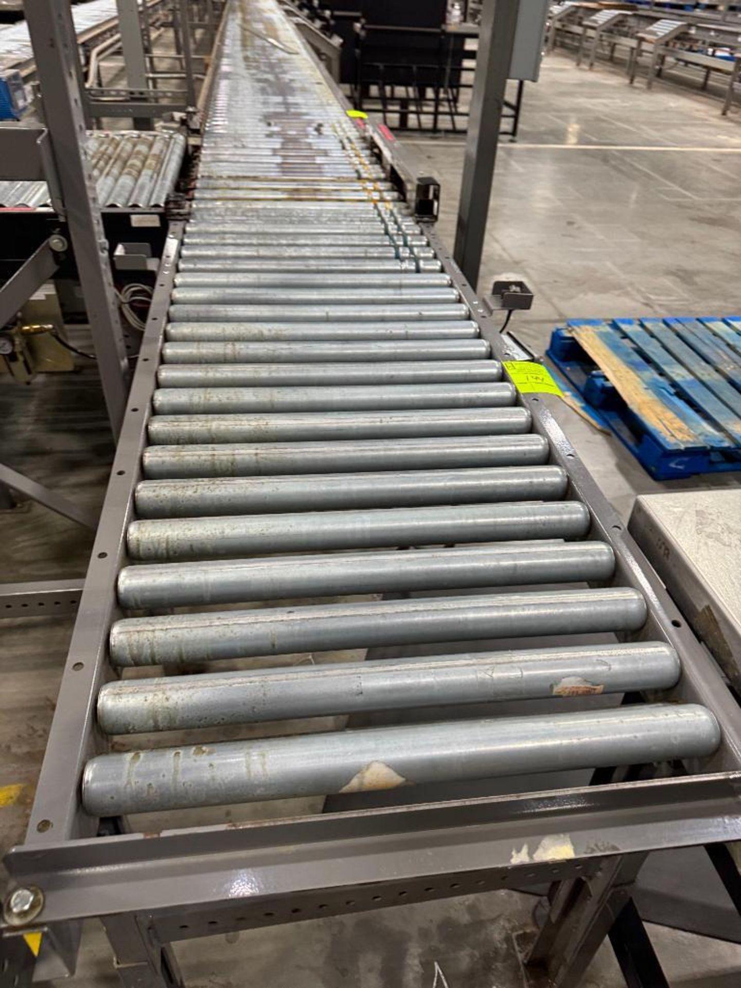 Invata roller conveyor - Image 3 of 3