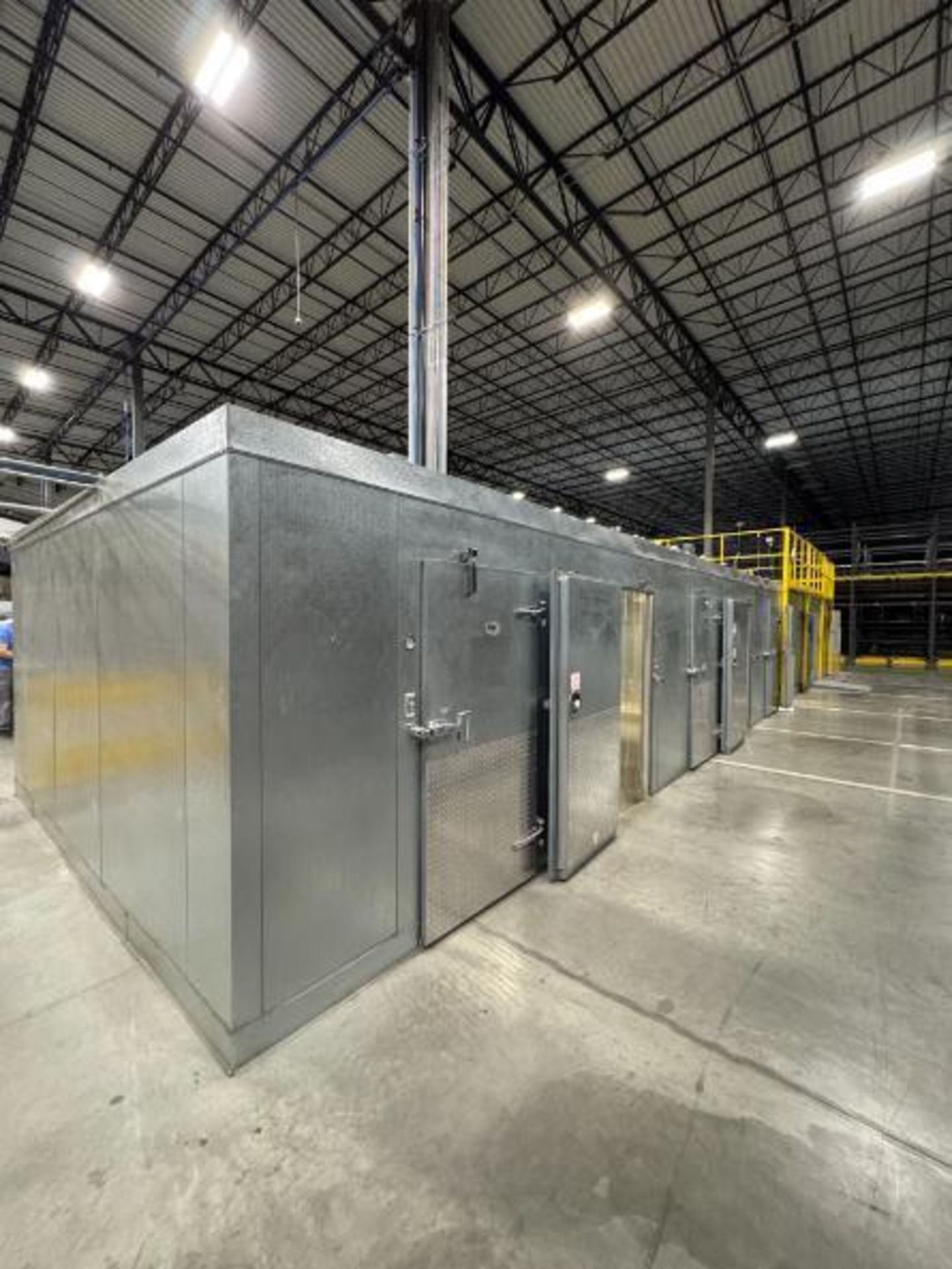 combo walk-in cooler & freezer, w/ compressors & coils - Image 2 of 18