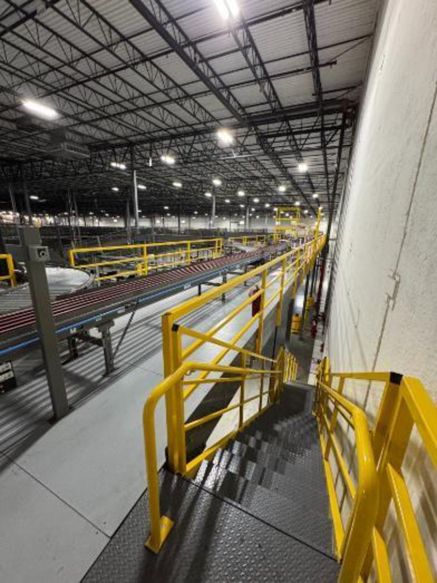 west mezzanine, w/ one set of stairs - Image 10 of 12