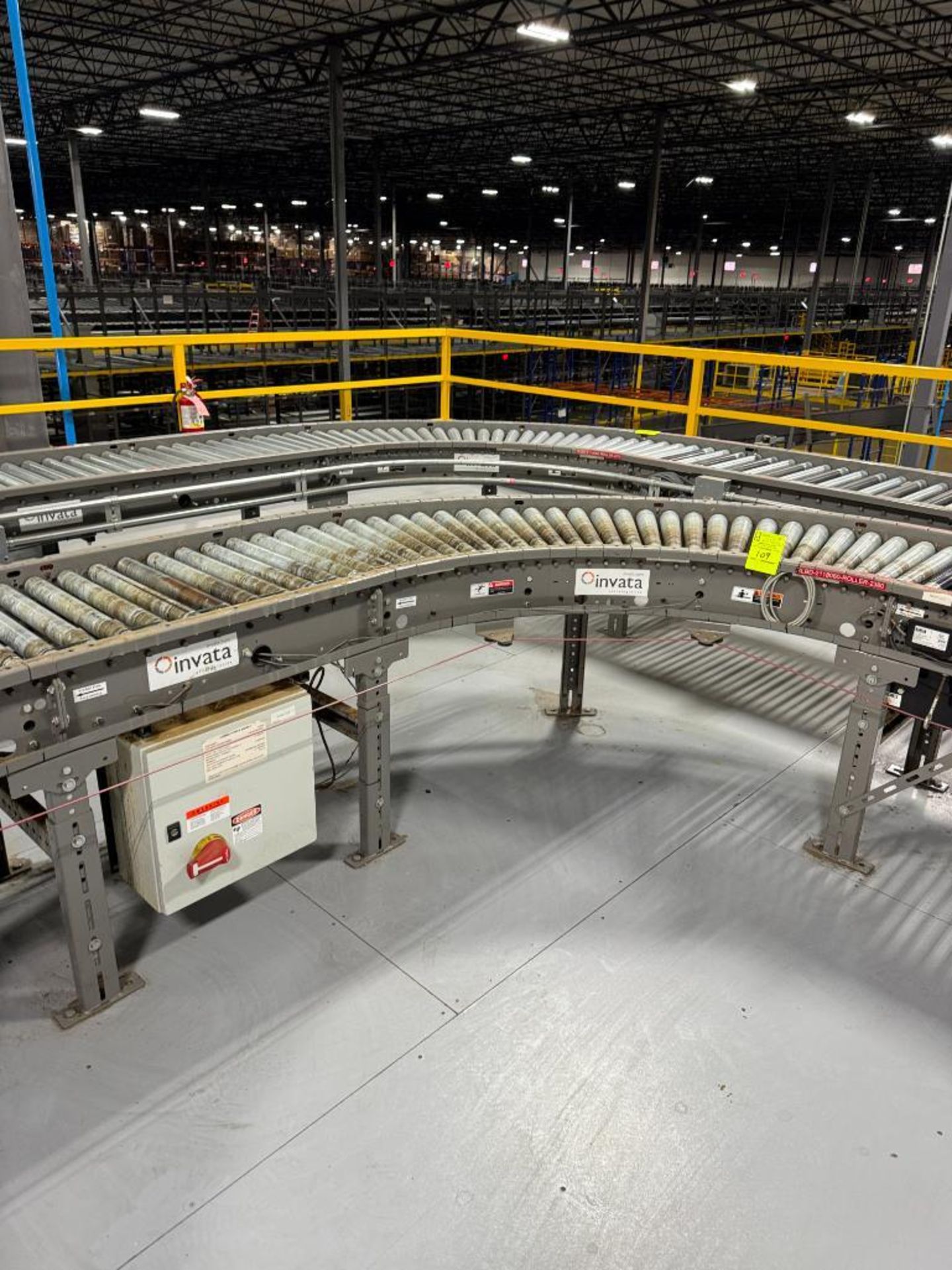 Invata powered roller conveyor, 180