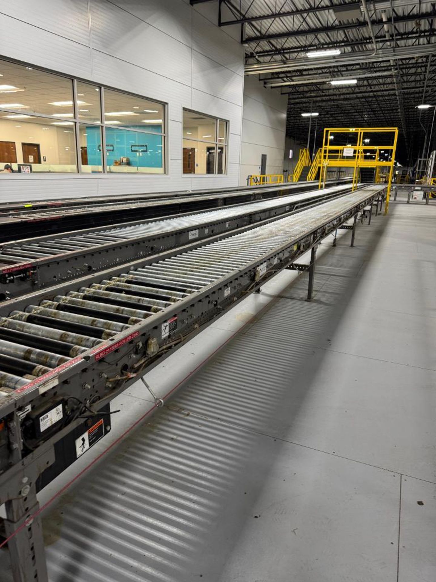 Invata partially powered roller conveyor - Image 5 of 5