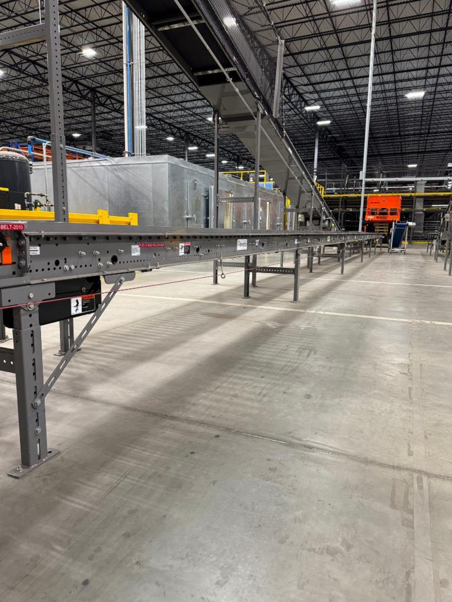 Invata partially powered roller conveyor - Image 4 of 4