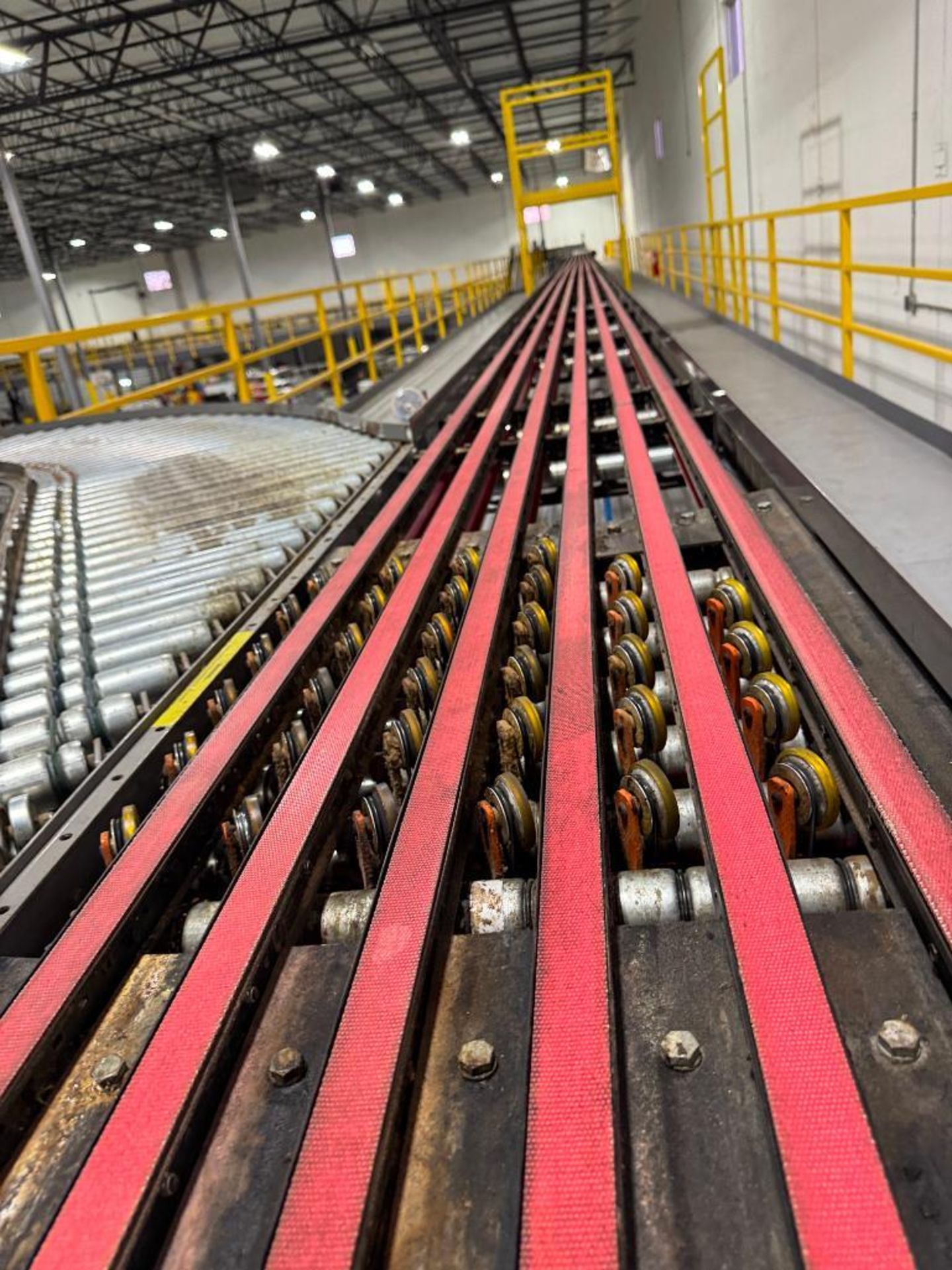 Invata 6-lane conveyor belt - Image 4 of 8