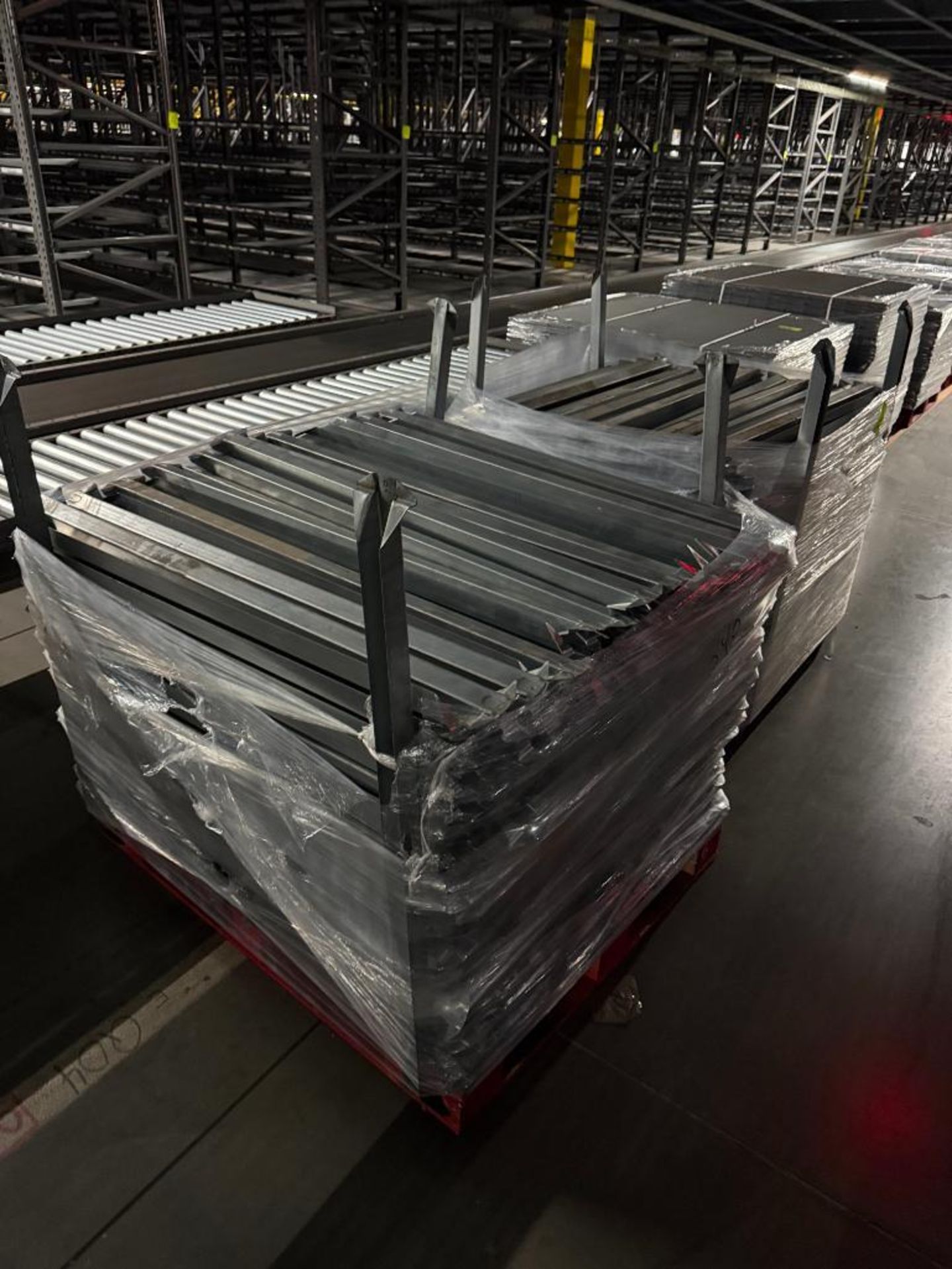 pallets of pallet racking support bars - Image 3 of 3