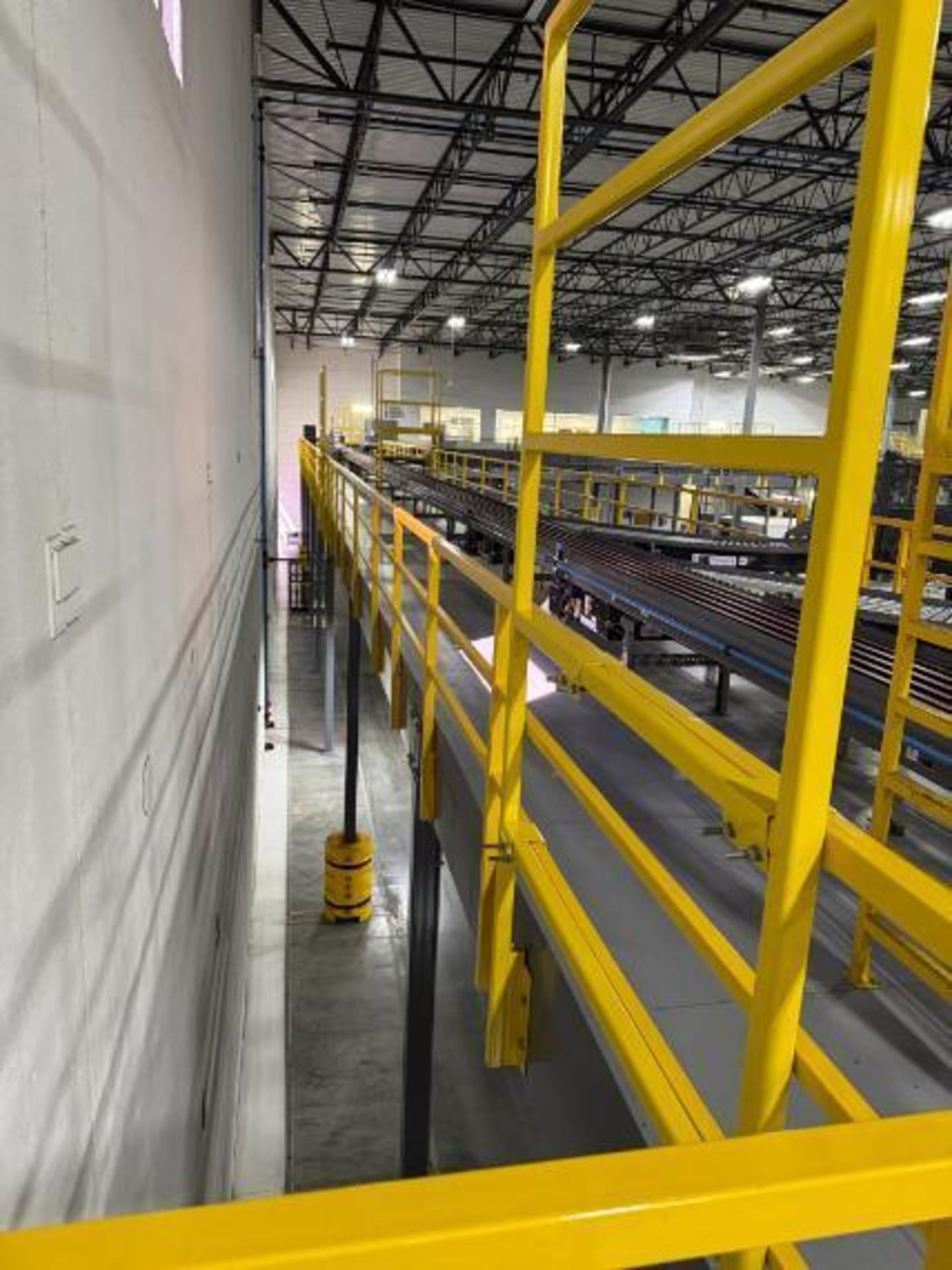 west mezzanine, w/ one set of stairs - Image 11 of 12