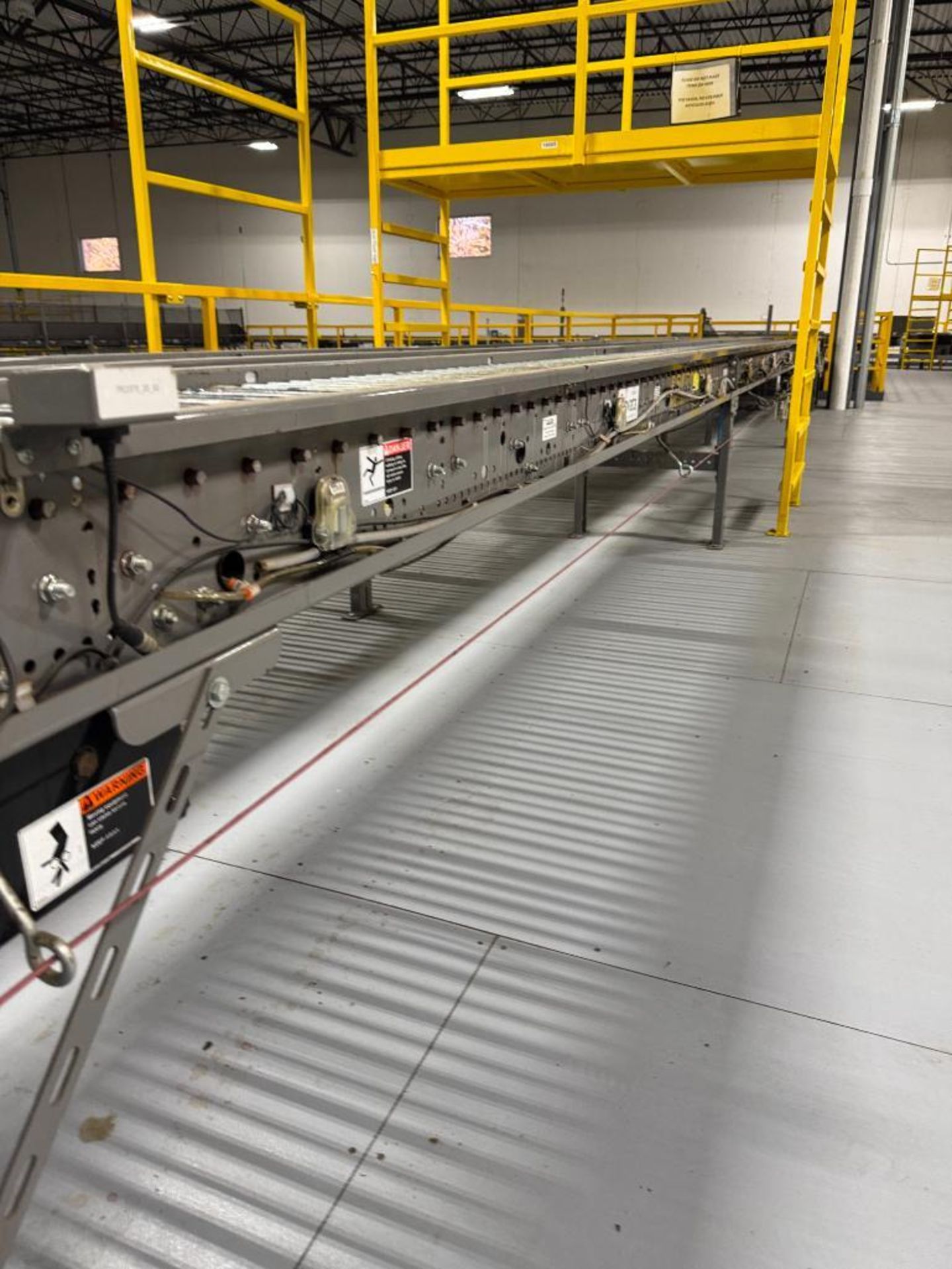 Invata powered roller conveyor - Image 4 of 4