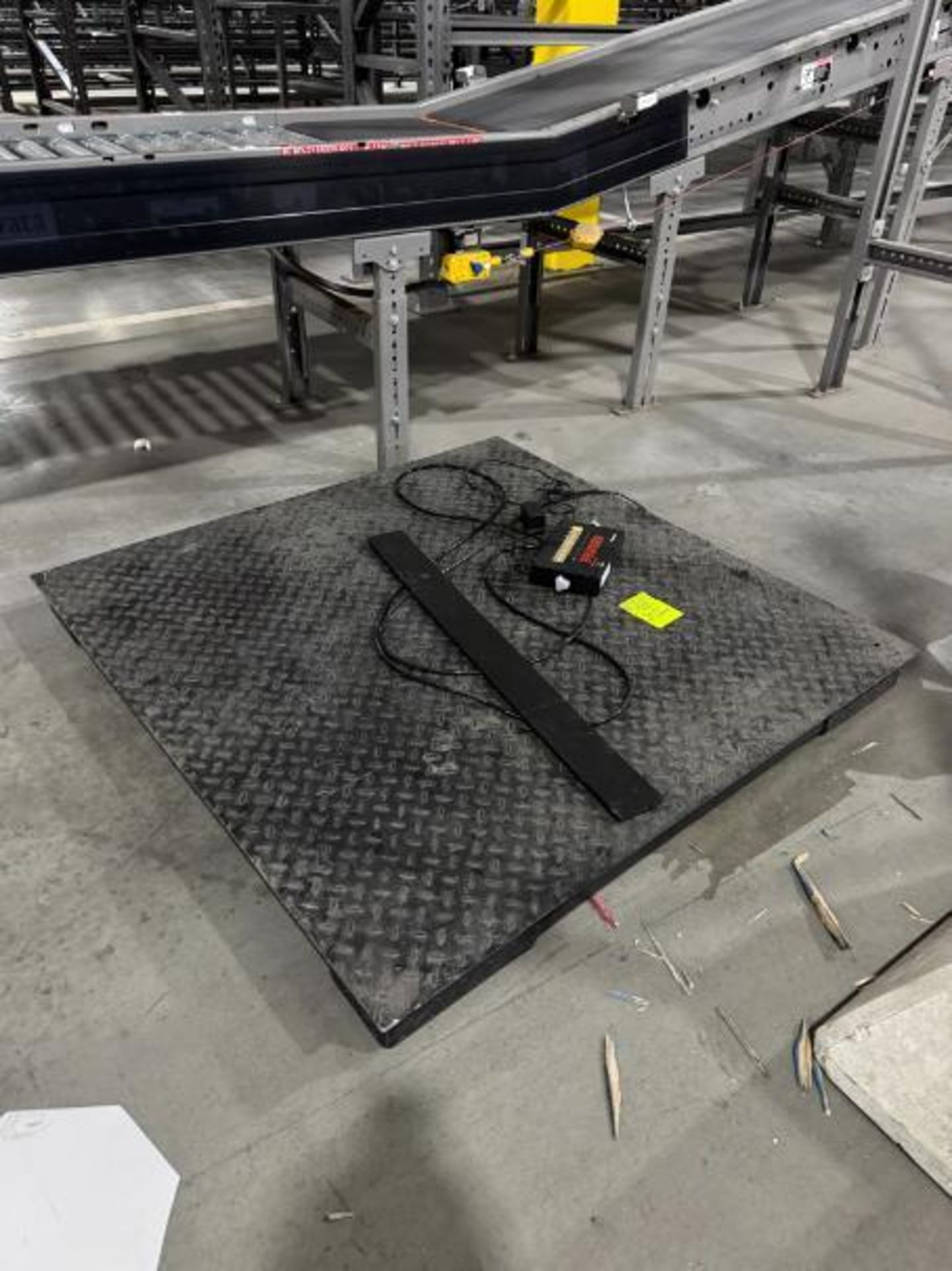 Pinnacle pallet scale