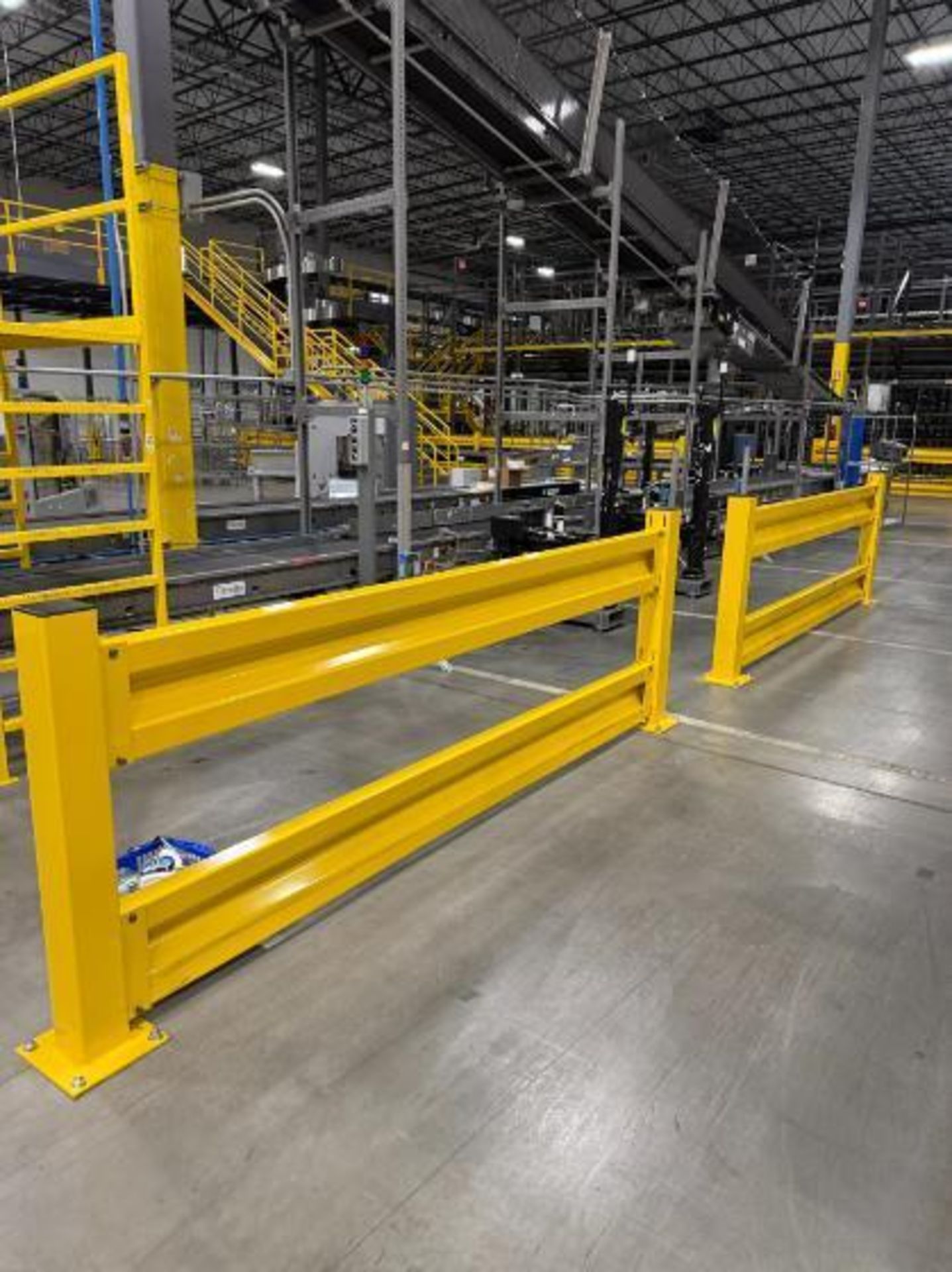 warehouse divider fence - Image 2 of 2