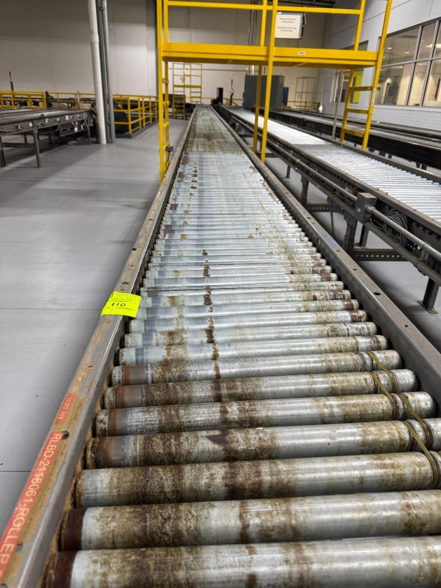 Invata partially powered roller conveyor