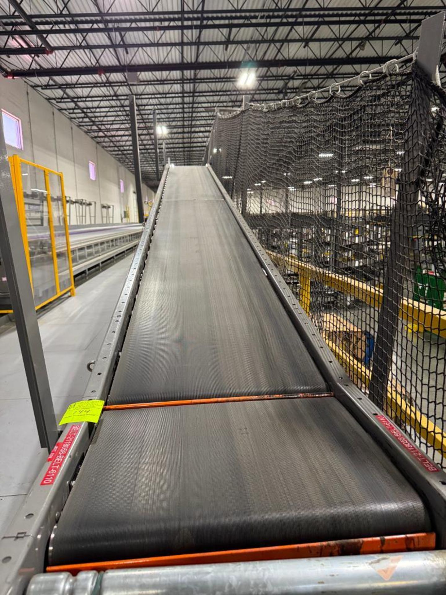 Invata conveyor belt w/ incline