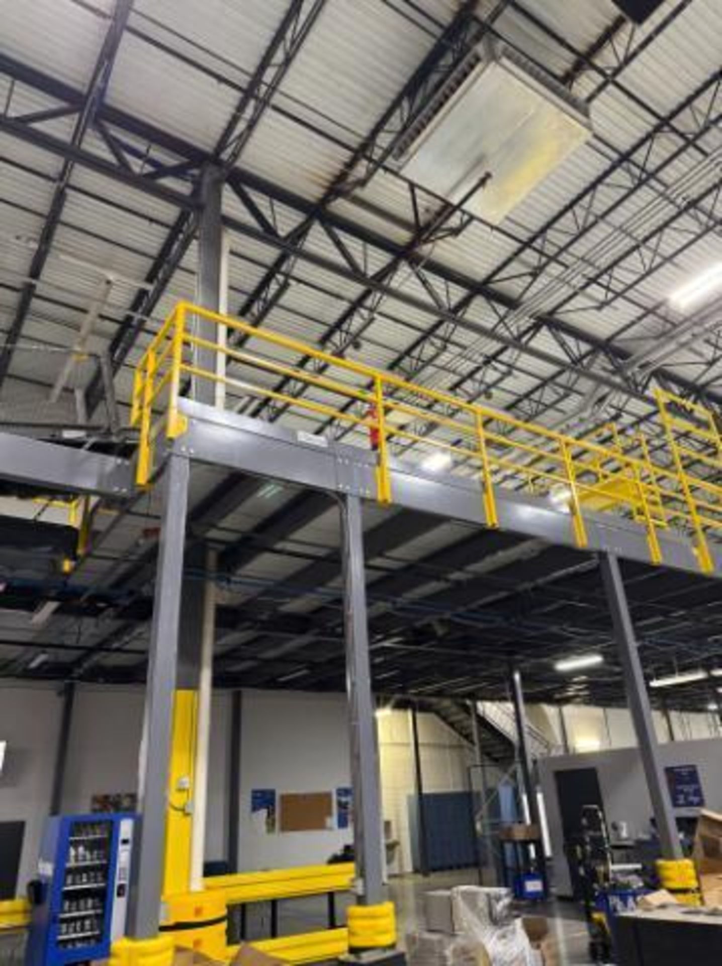 north mezzanine, w/ one set of stairs