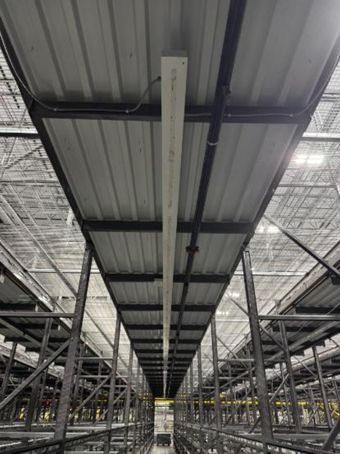 LED light fixtures - Image 2 of 2