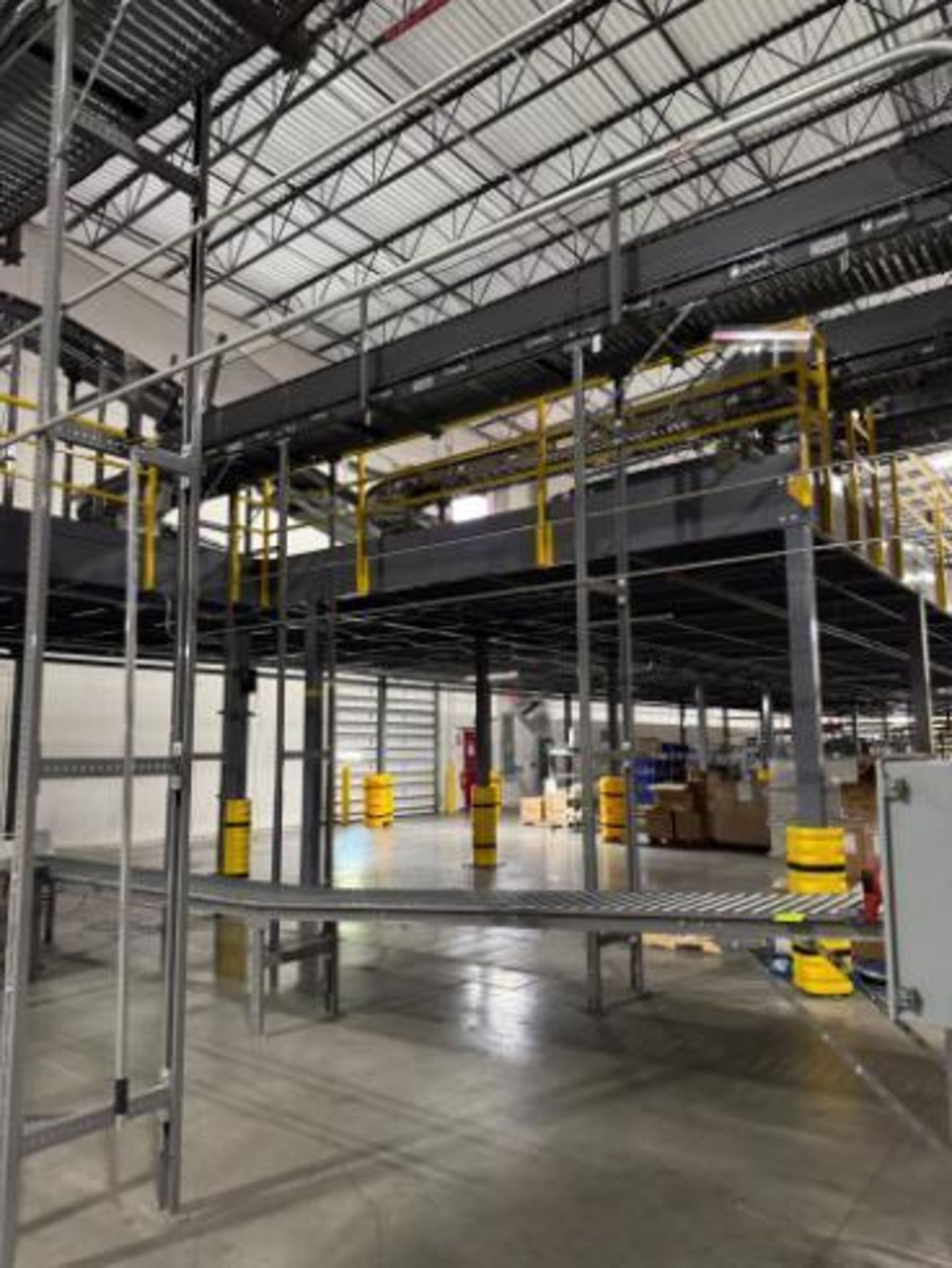 south mezzanine, w/ 2) sets of stairs - Image 8 of 18