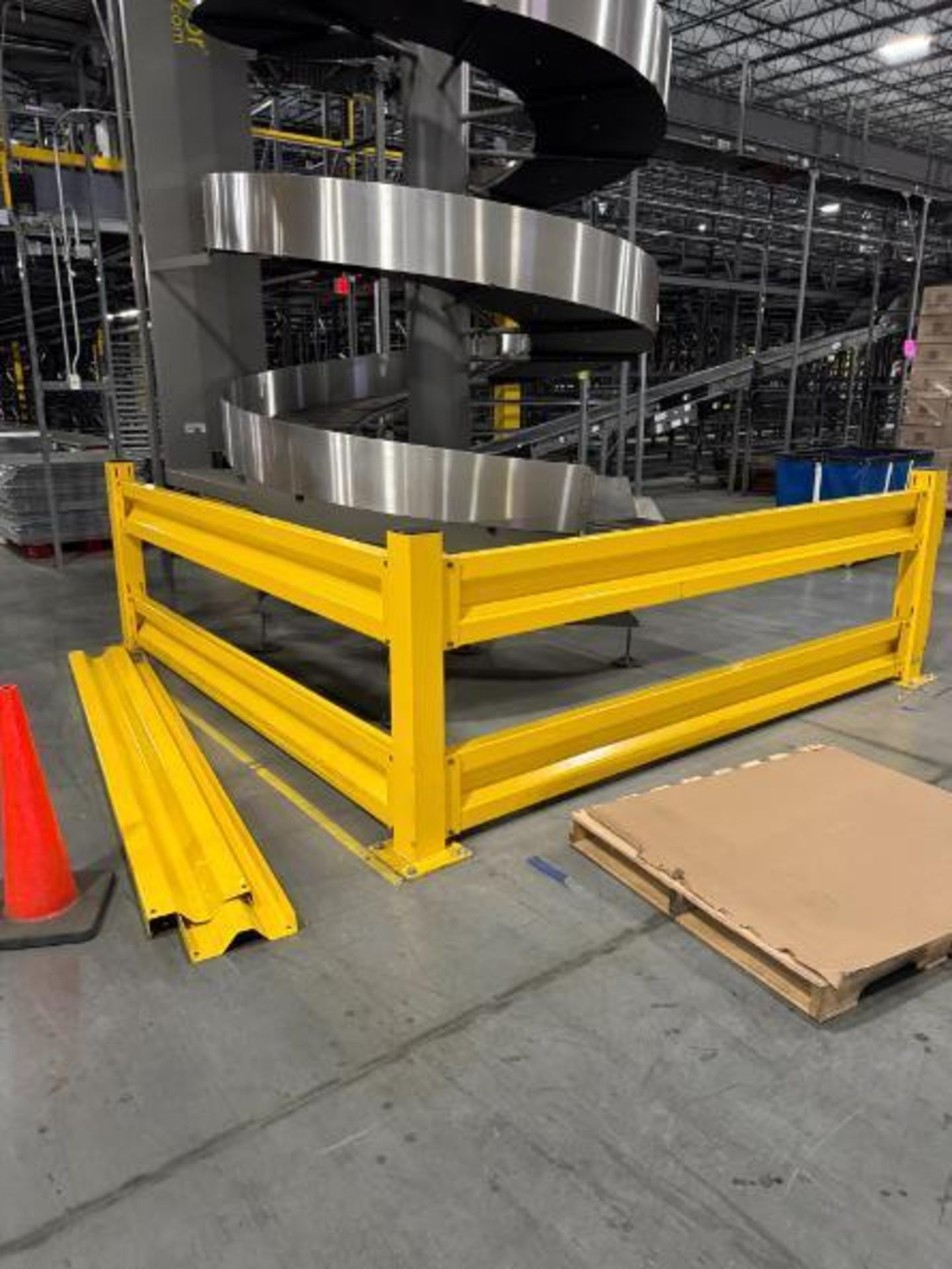 warehouse divider fence - Image 2 of 2