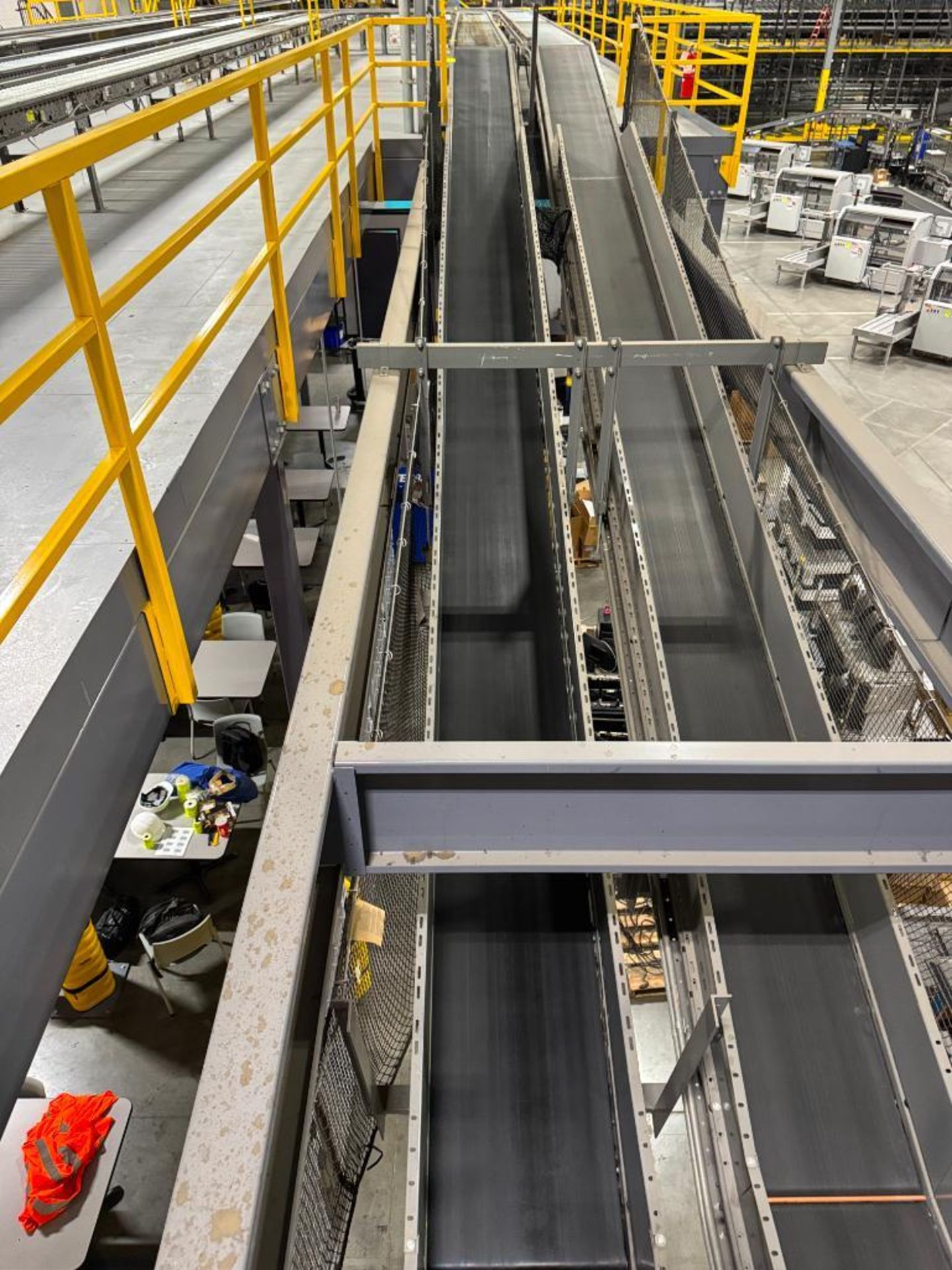 Invata conveyor belt w/ incline - Image 4 of 4