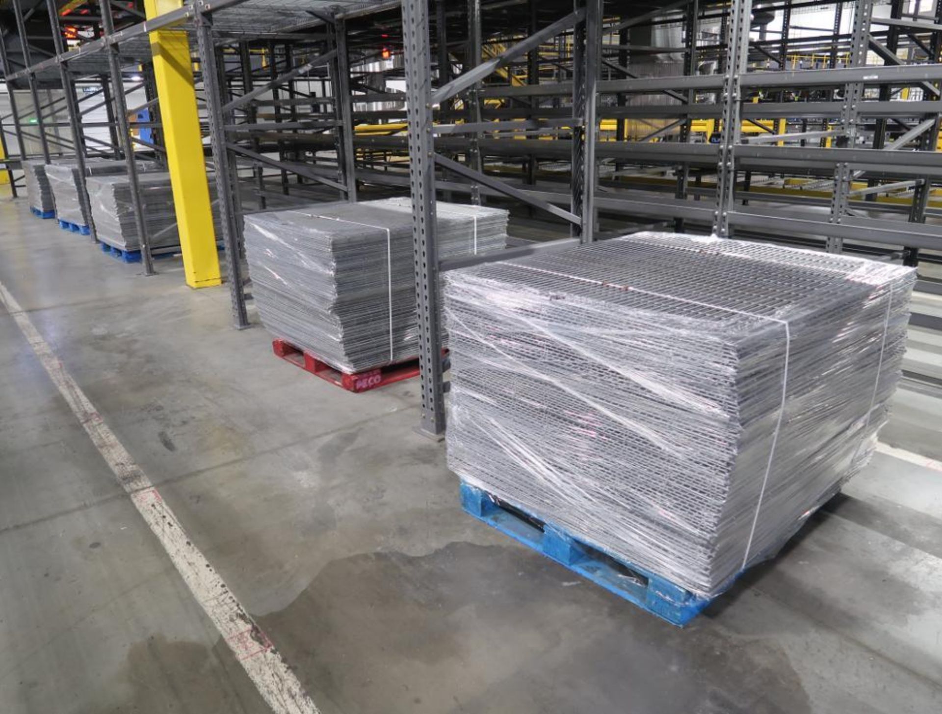 pallets of pallet racking decking - Image 3 of 4