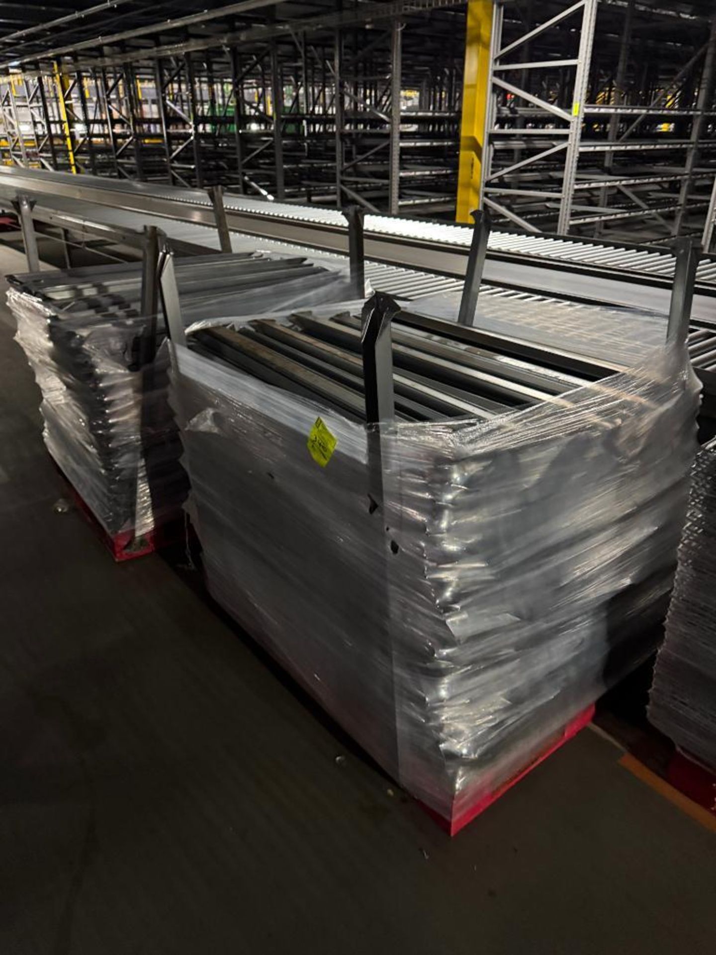 pallets of pallet racking support bars - Image 2 of 3