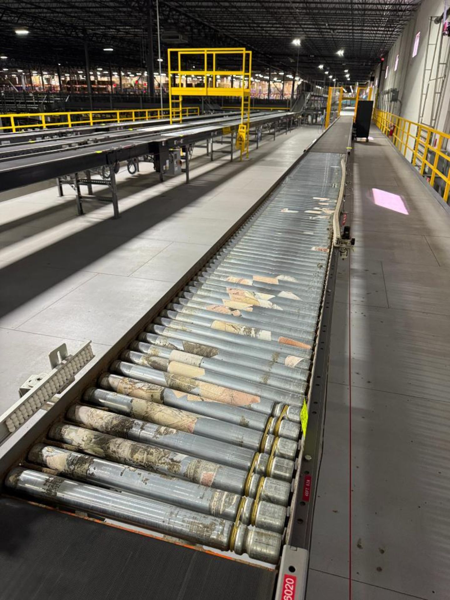 Invata partially powered roller conveyor
