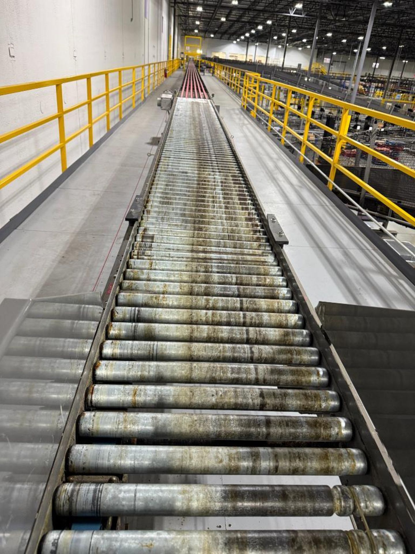 Invata partially powered roller conveyor - Image 2 of 4