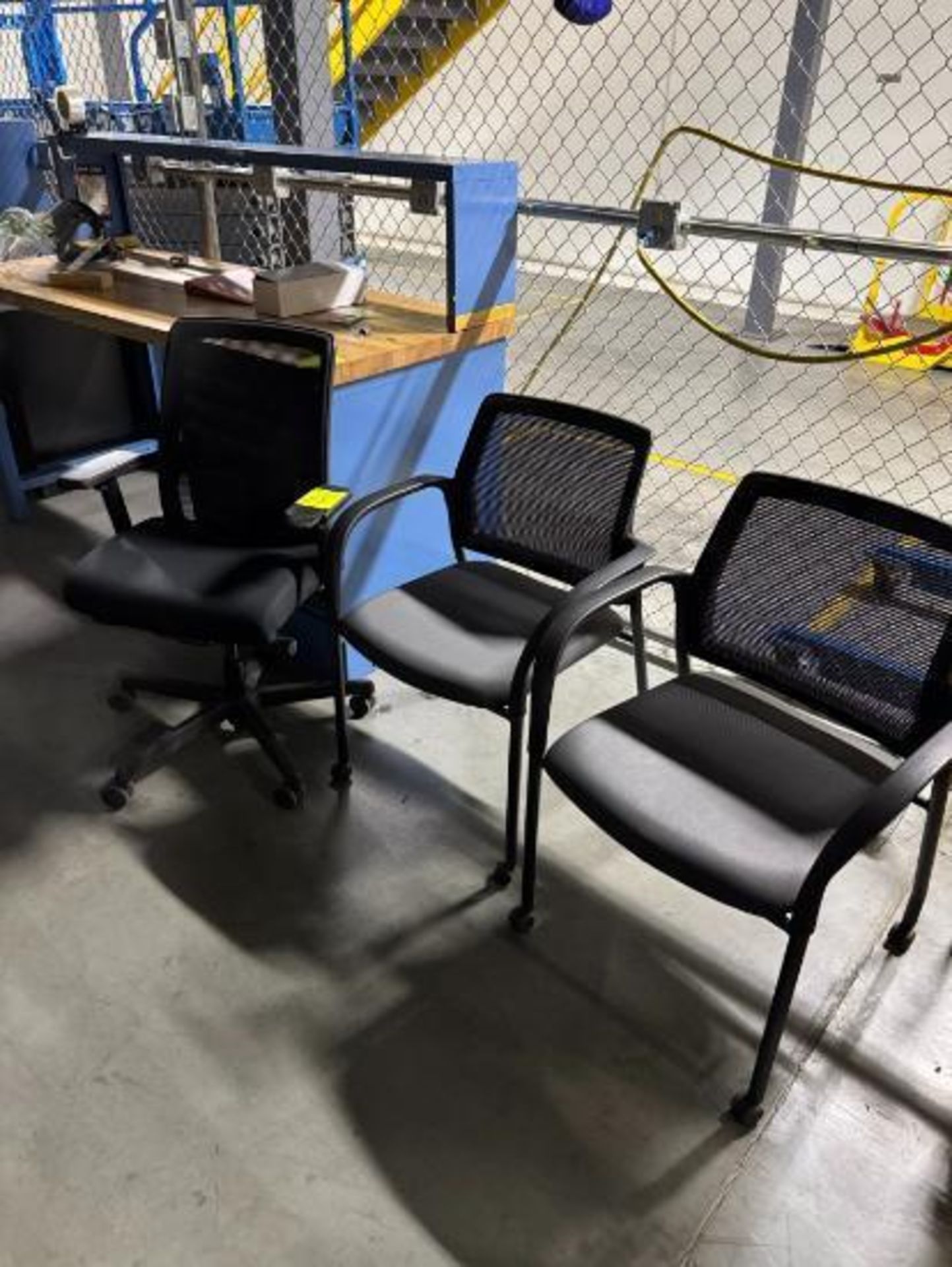 office desk chair & 2) guest chairs - Image 2 of 2