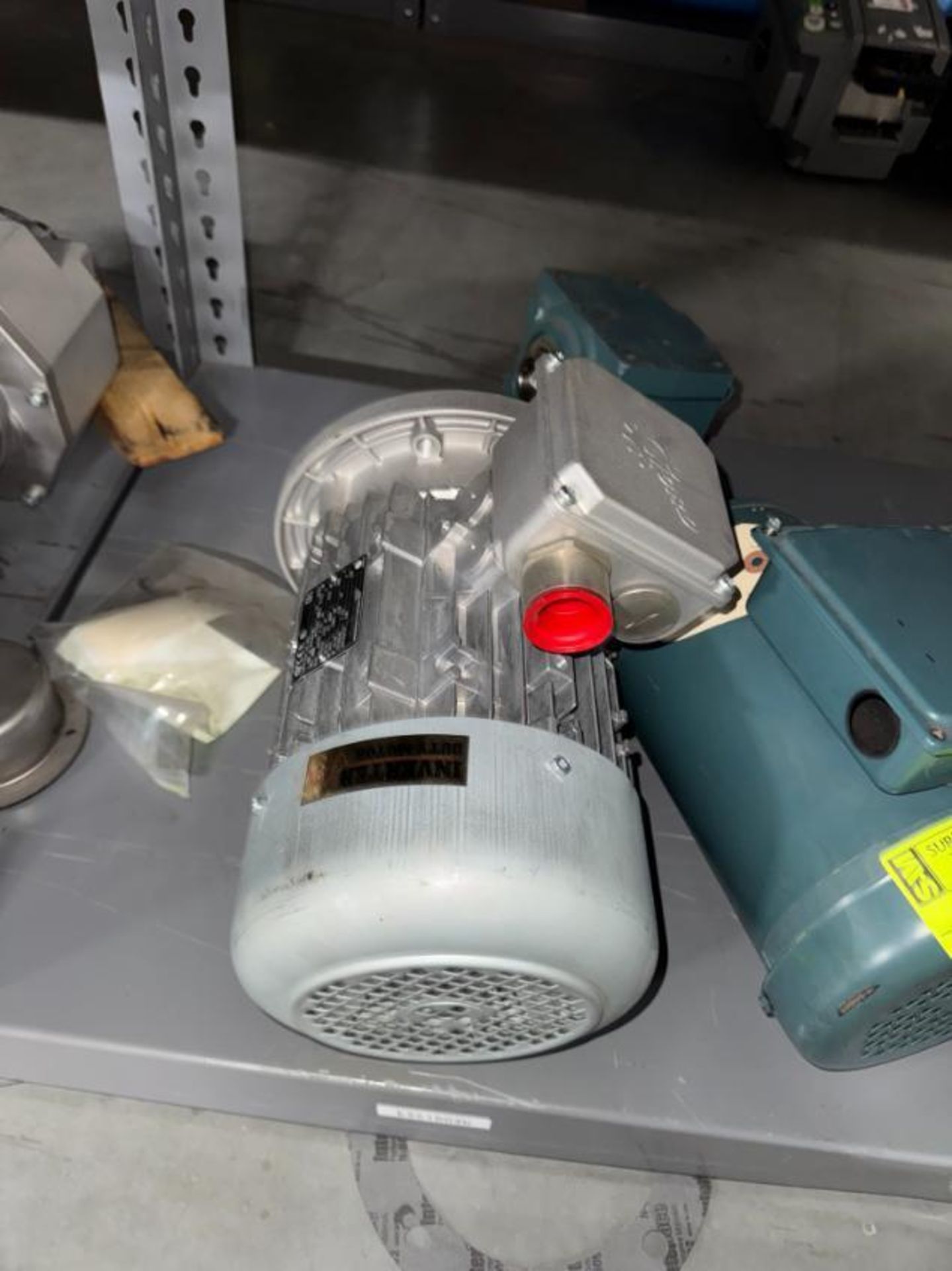 electric motors w/ gear boxes for conveyor belts - Image 5 of 6