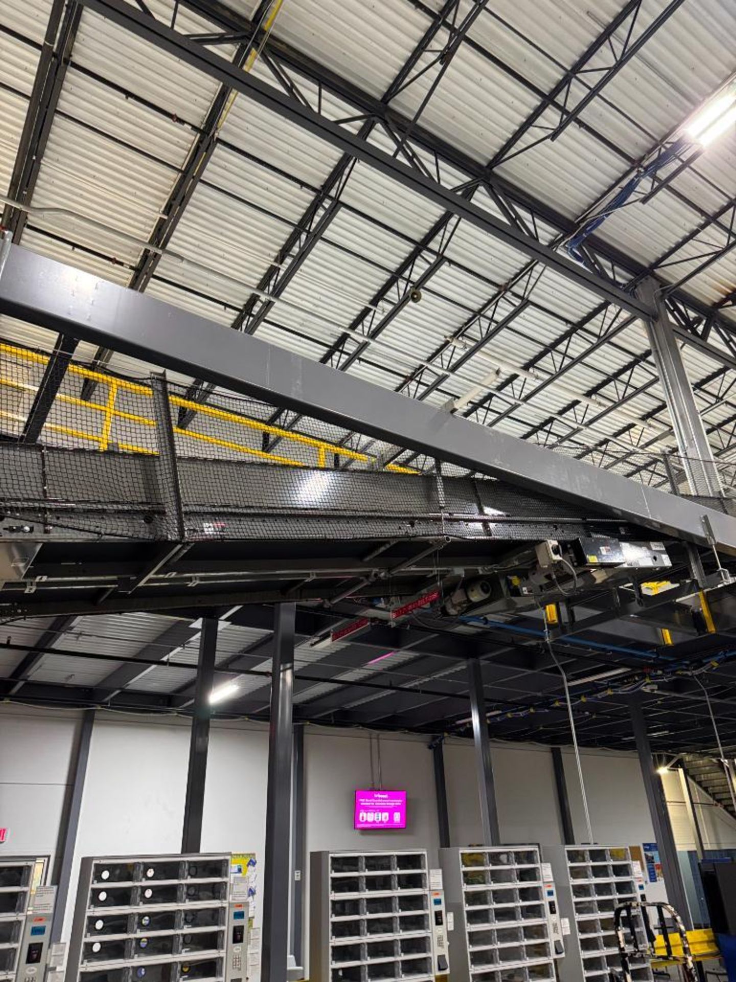 Invata conveyor belt w/ incline - Image 2 of 3