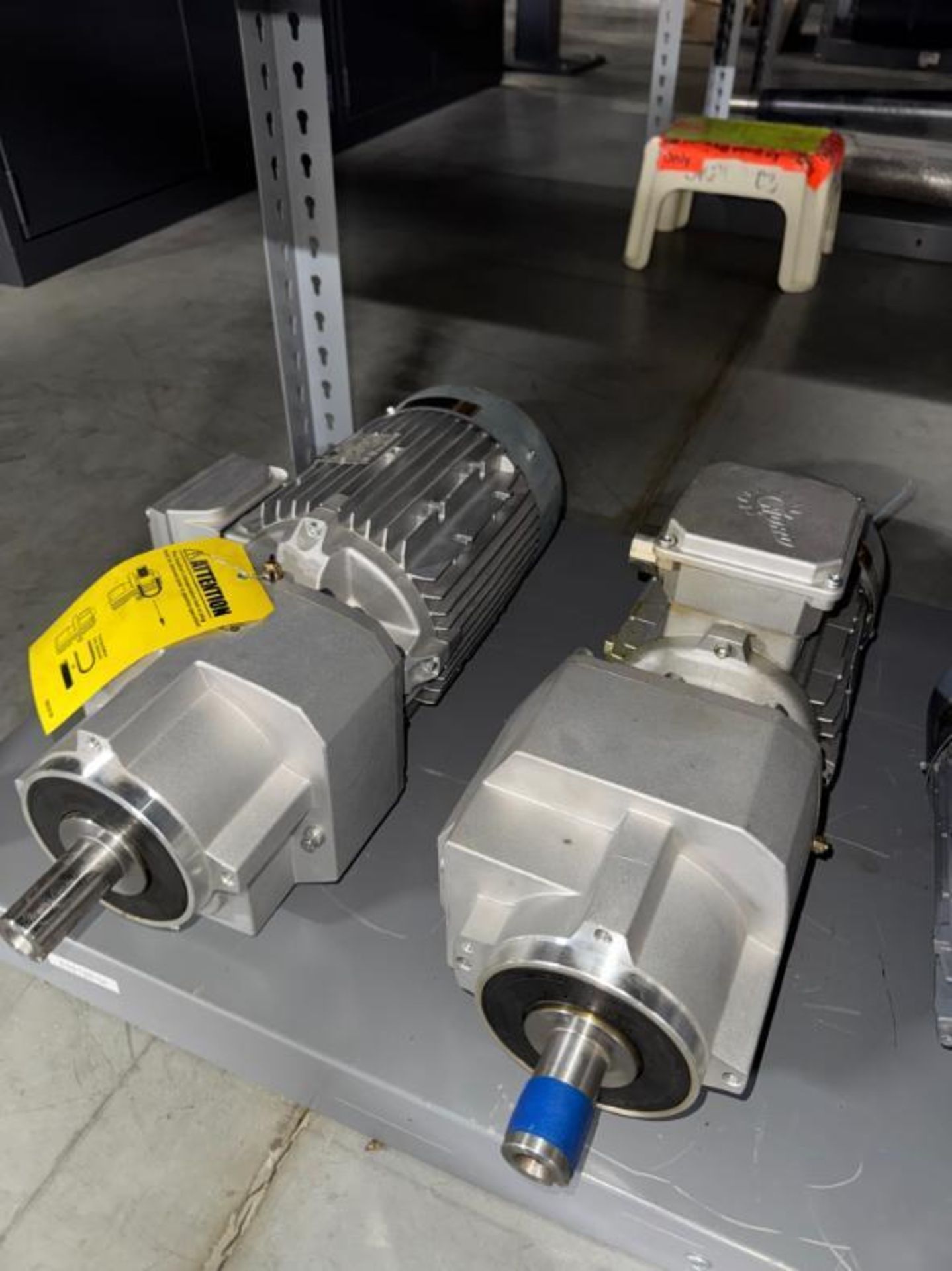 electric motors w/ gear boxes for conveyor belts - Image 4 of 6