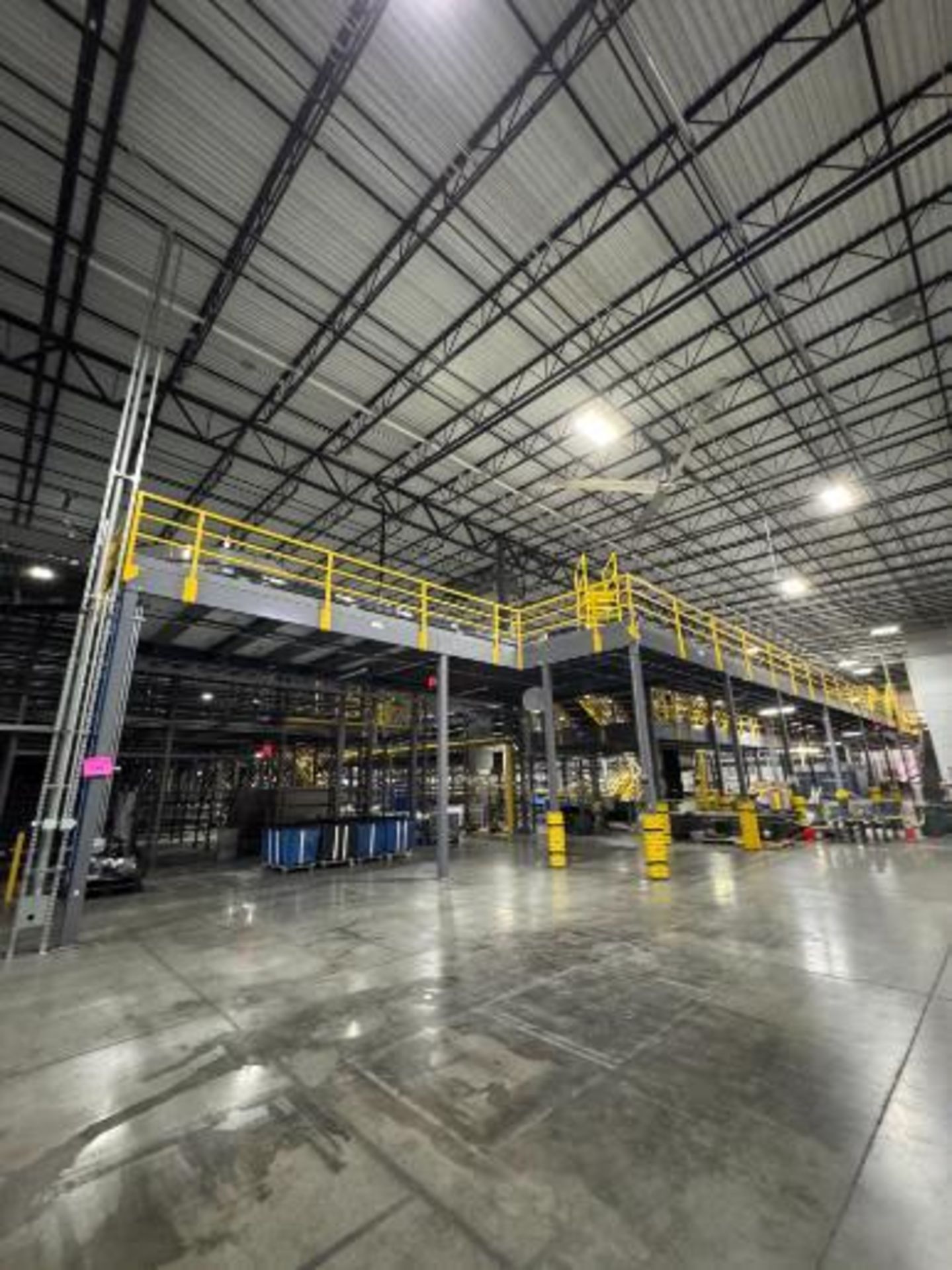 north mezzanine, w/ one set of stairs - Image 13 of 20