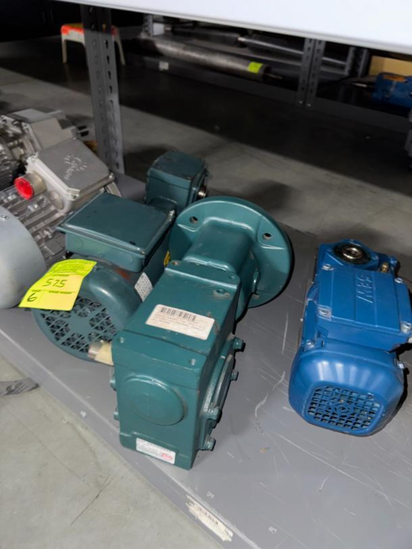 electric motors w/ gear boxes for conveyor belts - Image 4 of 6