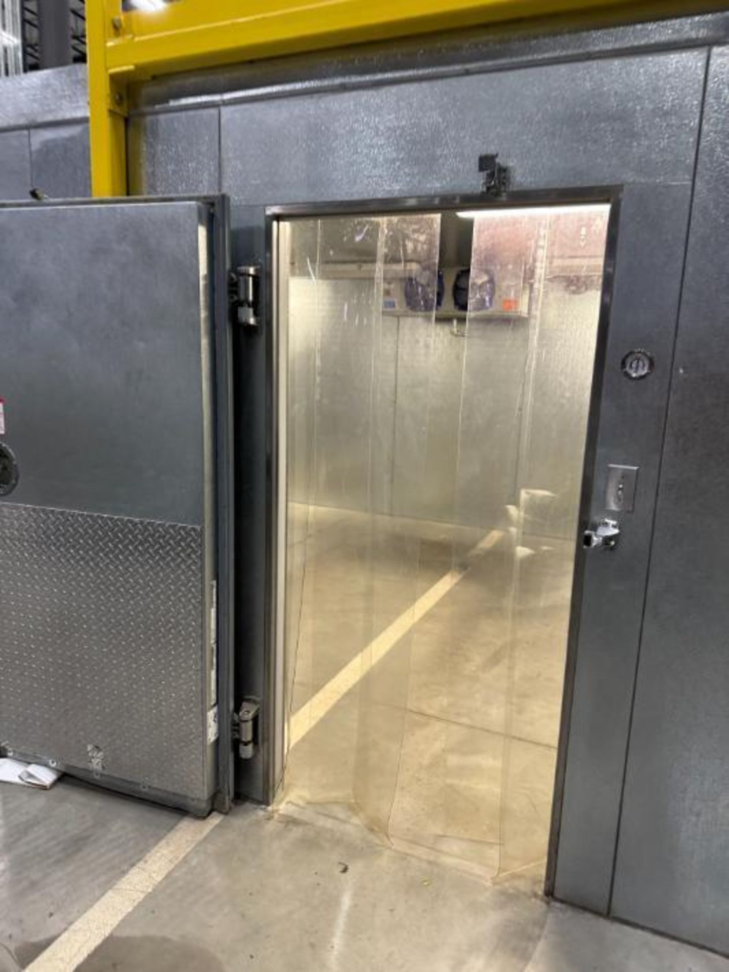 combo walk-in cooler & freezer, w/ compressors & coils - Image 13 of 18