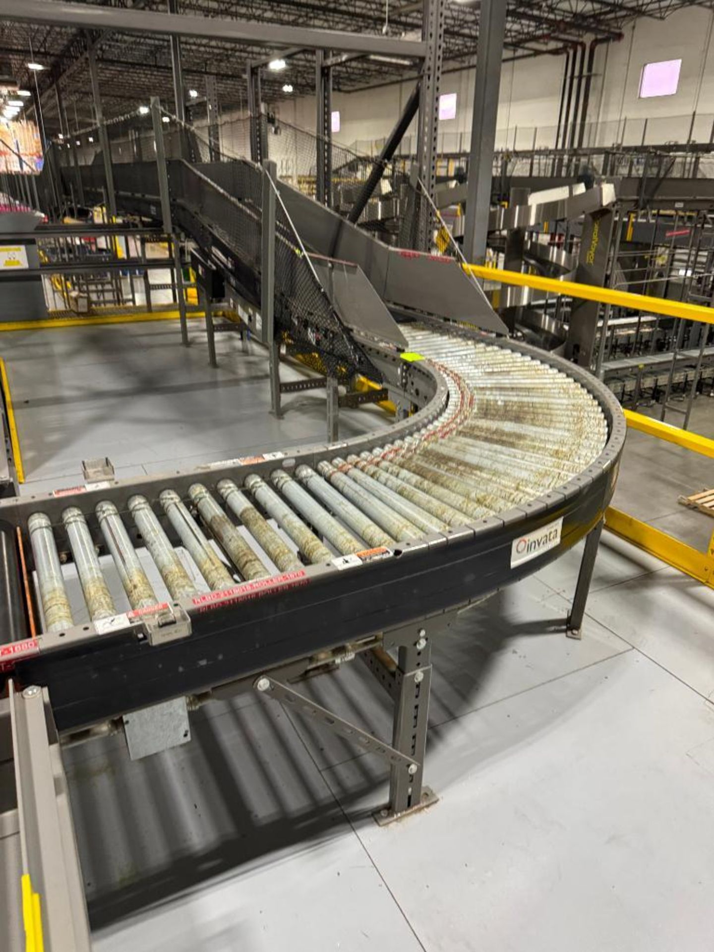Invata powered roller conveyor