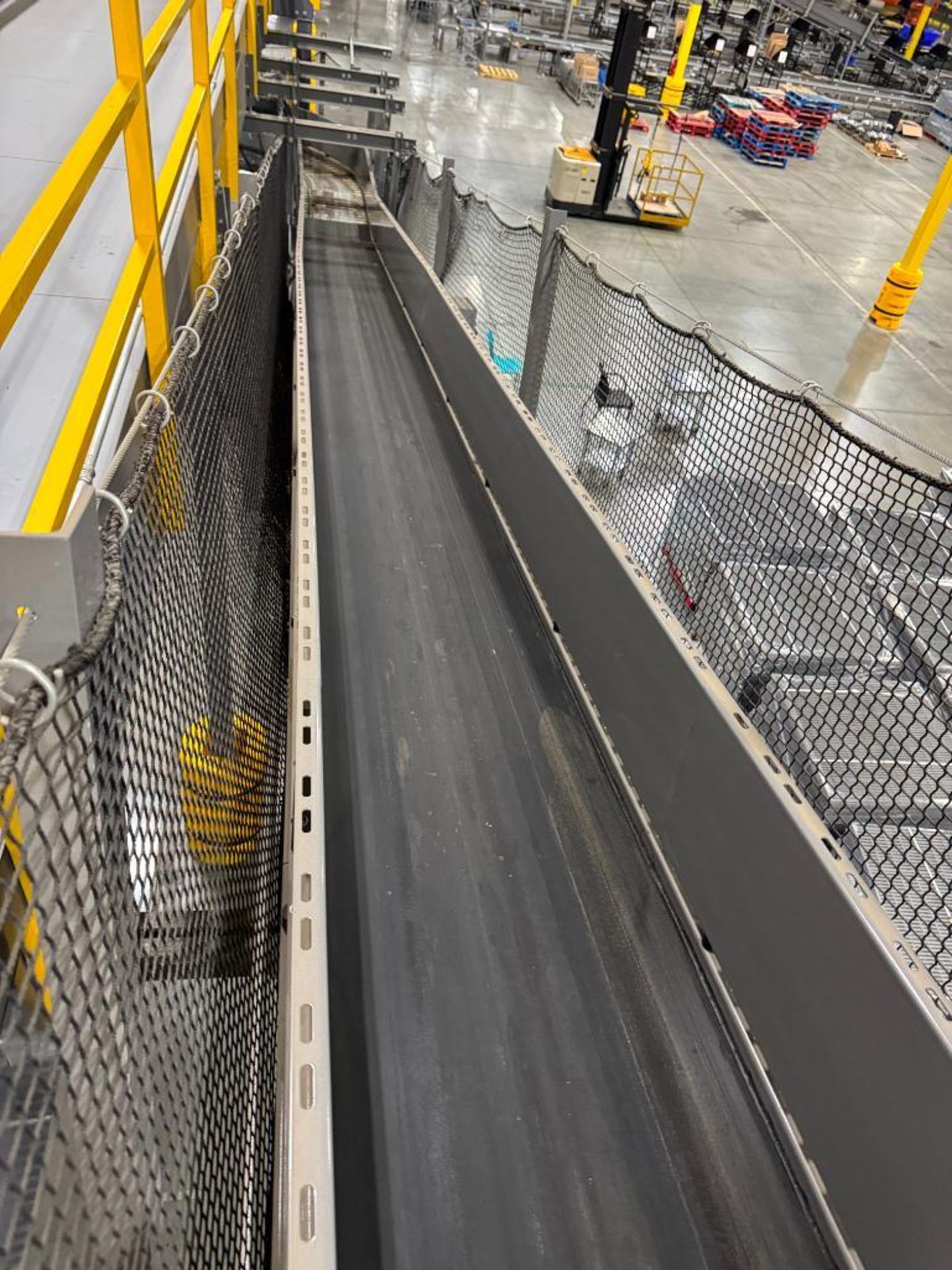 Invata conveyor belt w/ decline - Image 2 of 5
