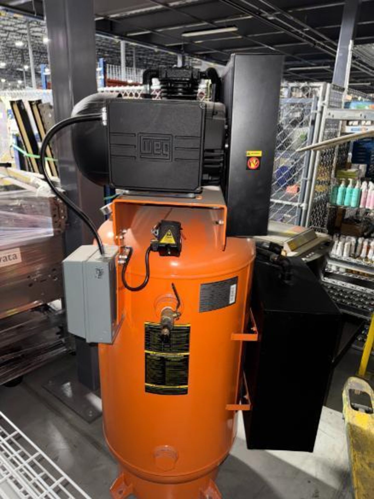 Hulk Power air compressor w/ 80 gal tank - Image 2 of 4