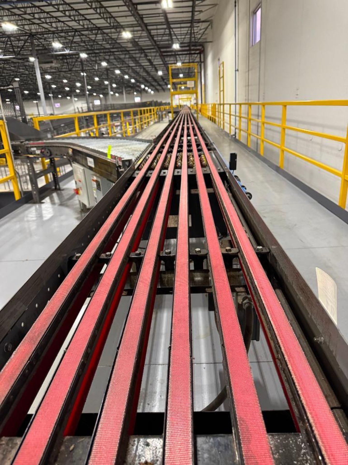 Invata 6-lane conveyor belt - Image 2 of 7