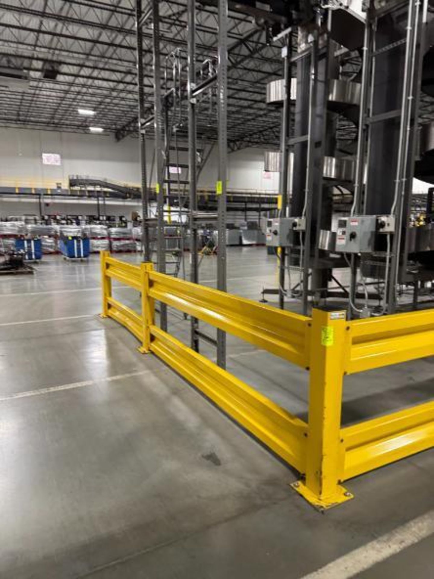 warehouse divider fence, 5) sections - Image 3 of 3