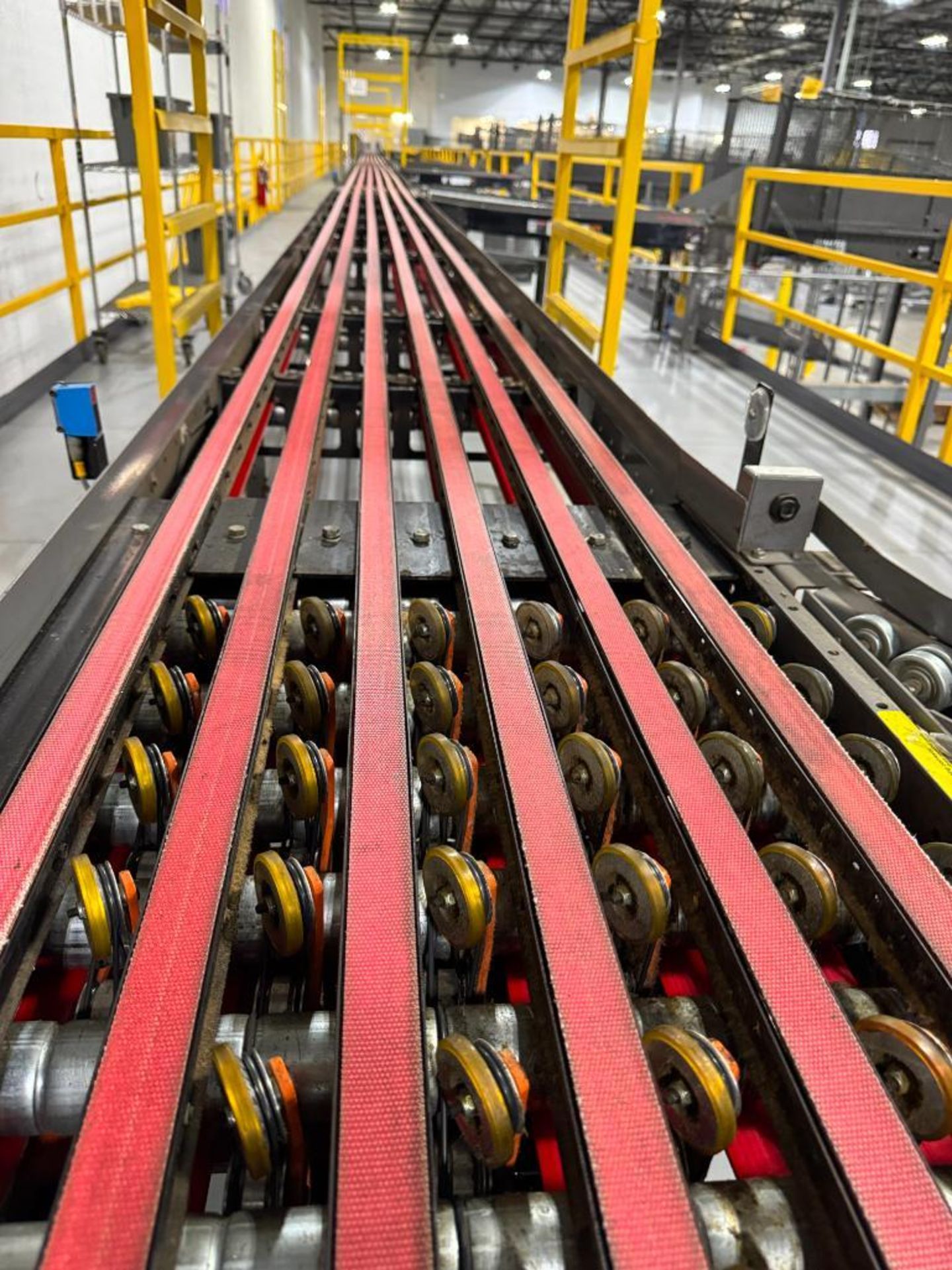 Invata 6-lane conveyor belt - Image 7 of 7