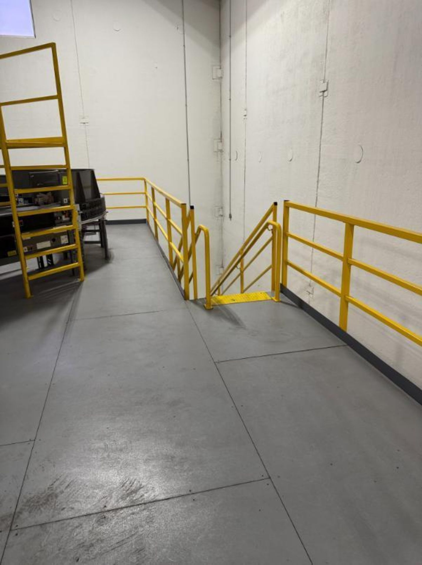 south mezzanine, w/ 2) sets of stairs - Image 18 of 18