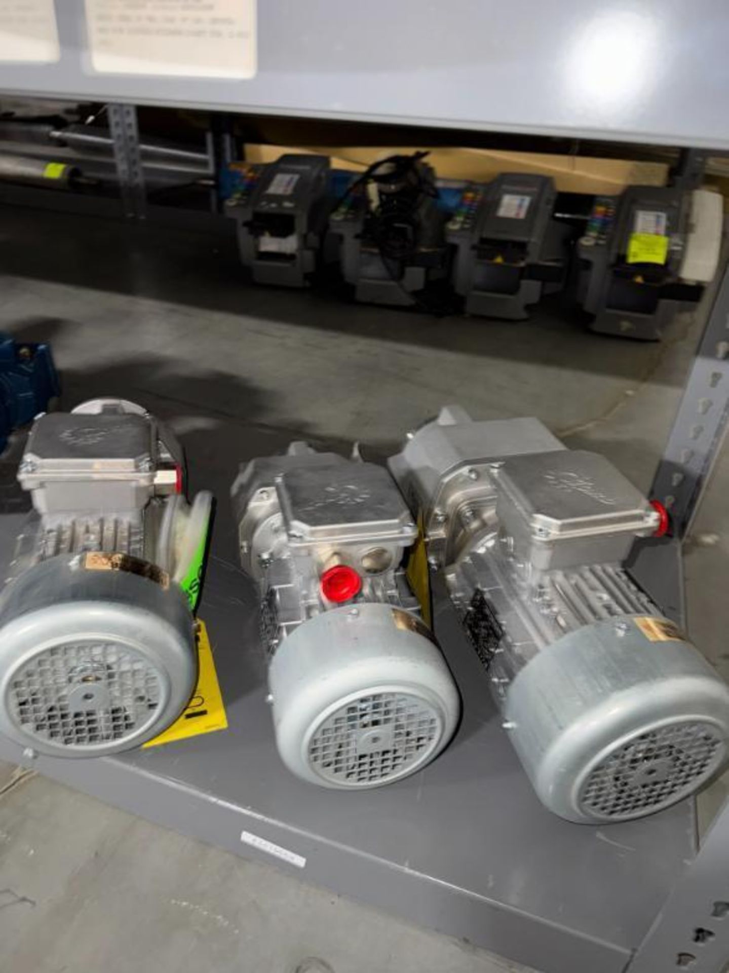 electric motors w/ gear boxes for conveyor belts - Image 3 of 6