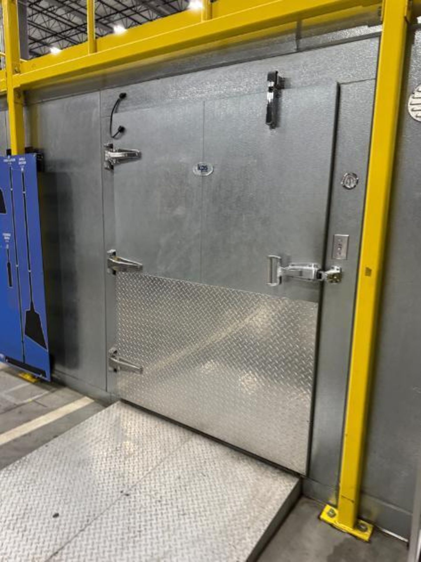 combo walk-in cooler & freezer, w/ compressors & coils - Image 12 of 18