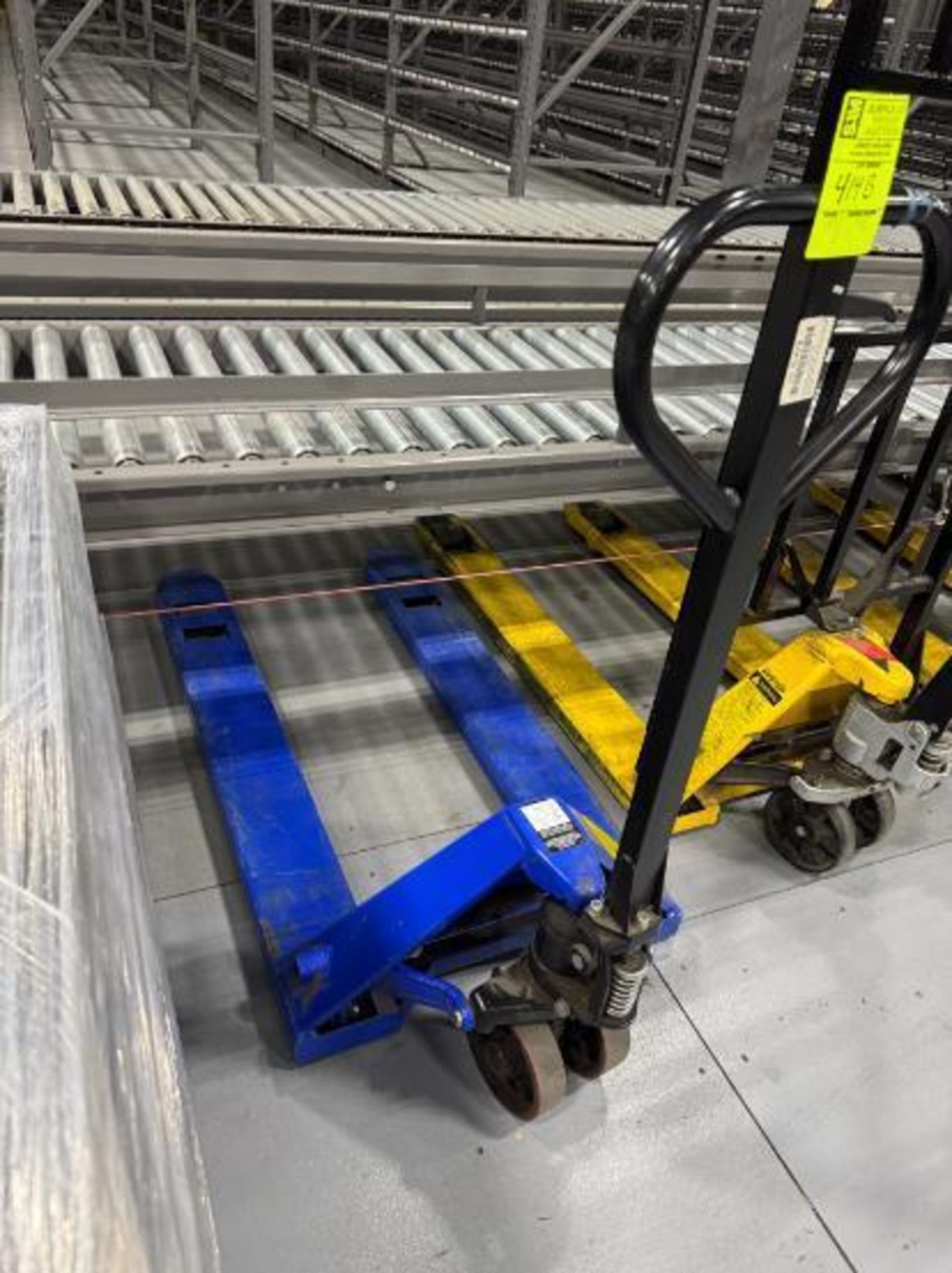 pallet jack - Image 2 of 2