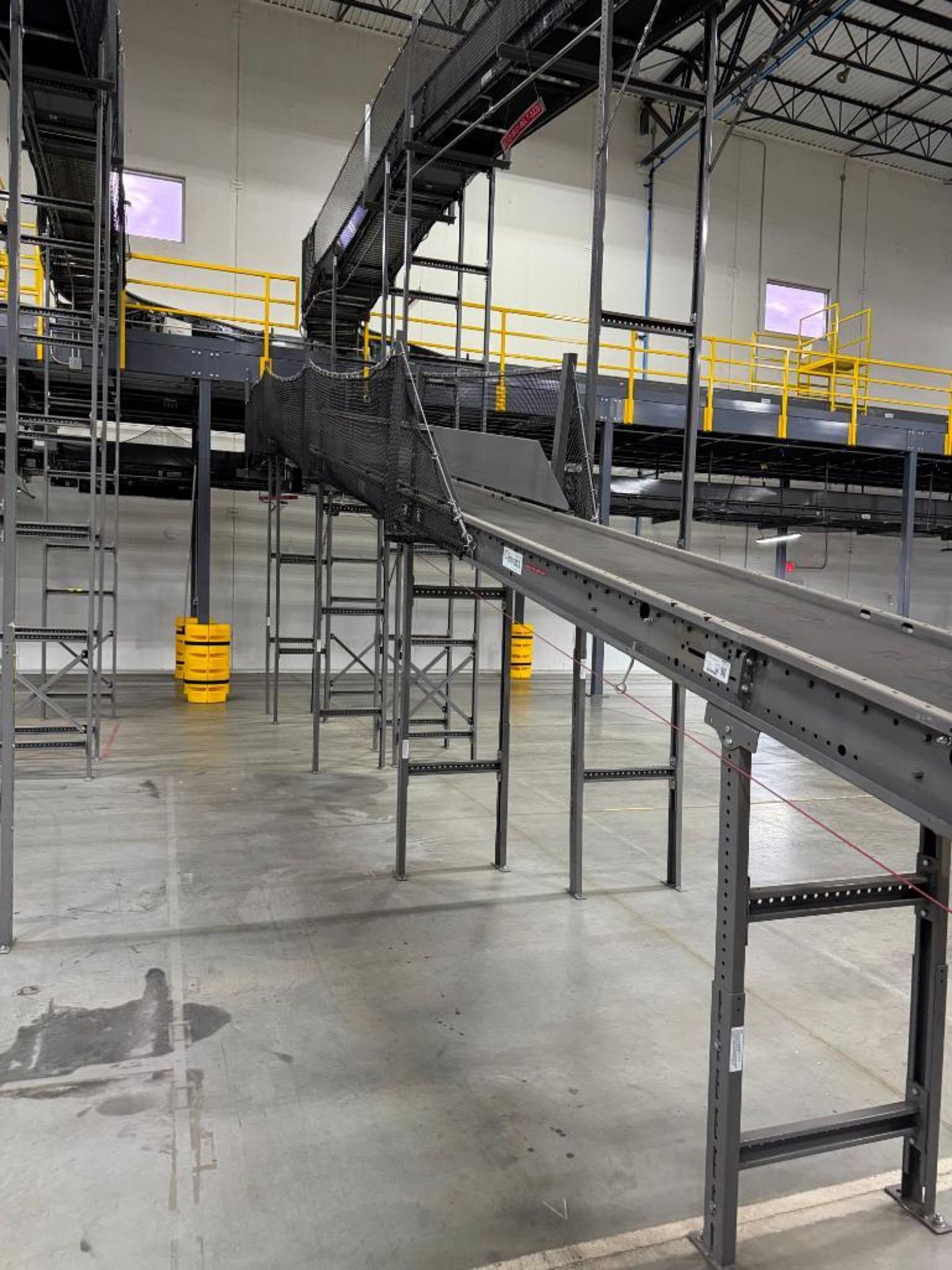 Invata conveyor belt w/ incline - Image 2 of 4