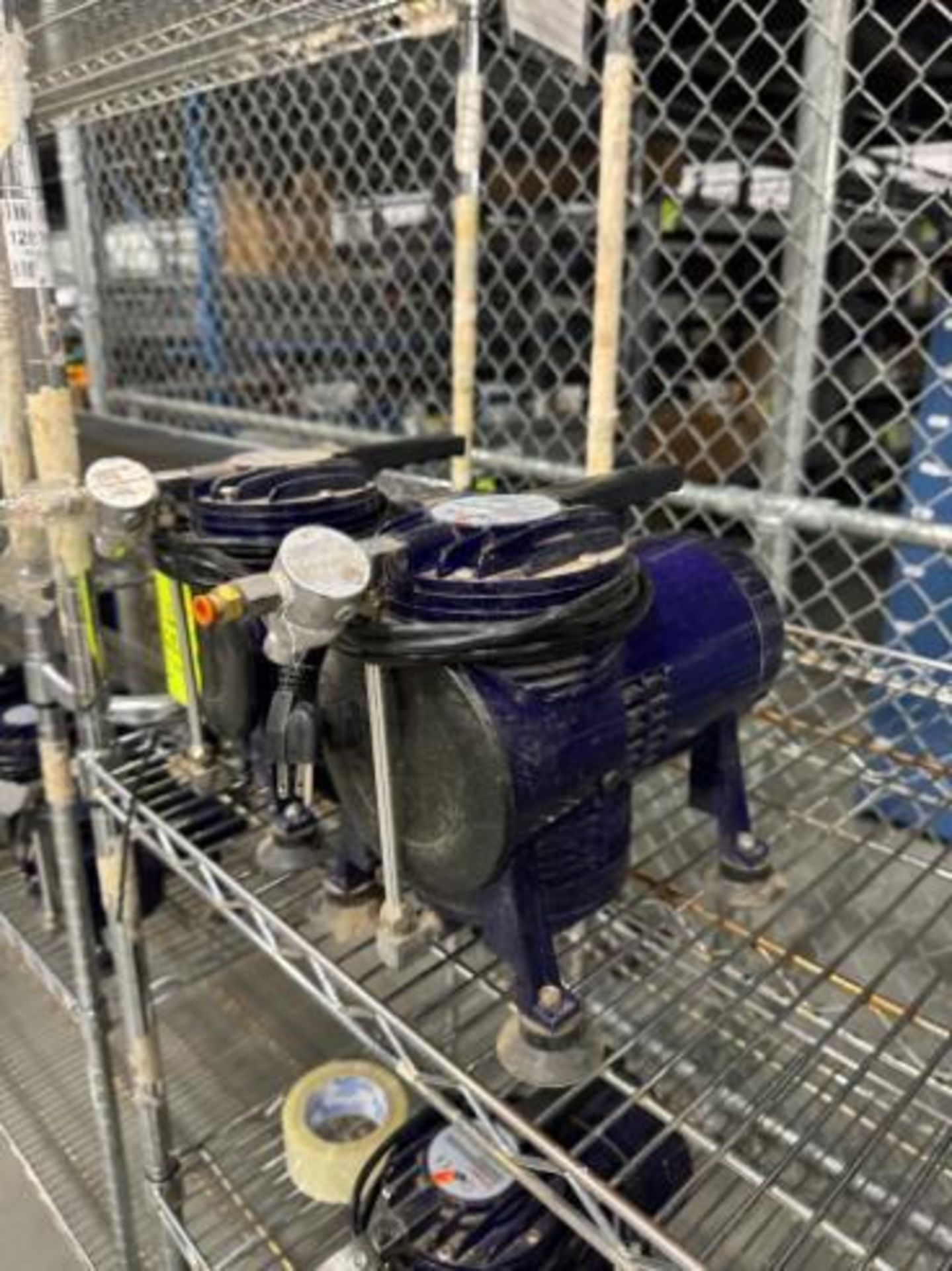 air compressor for pneumatic tools (bleeder type)