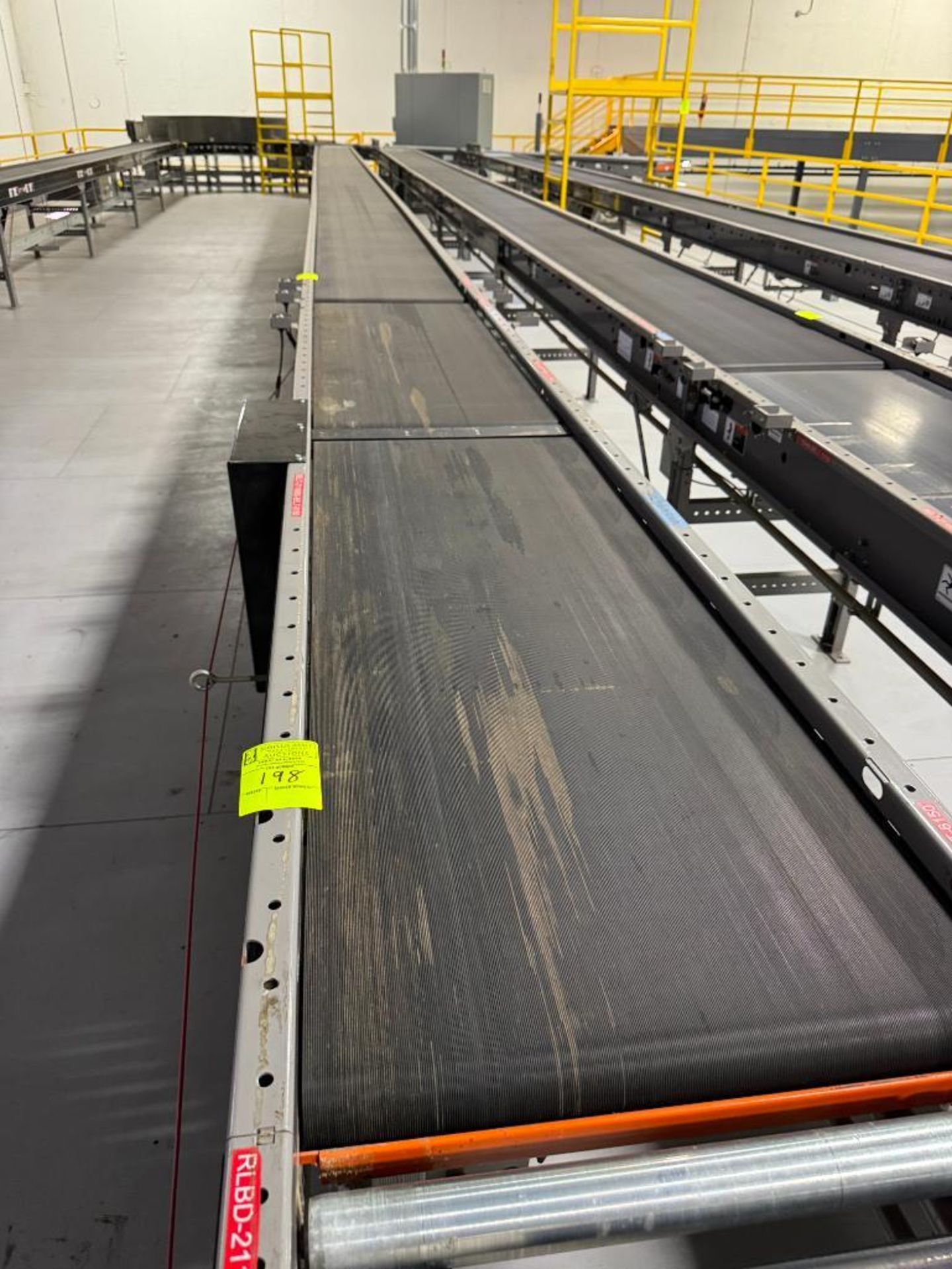 Invata powered roller conveyor