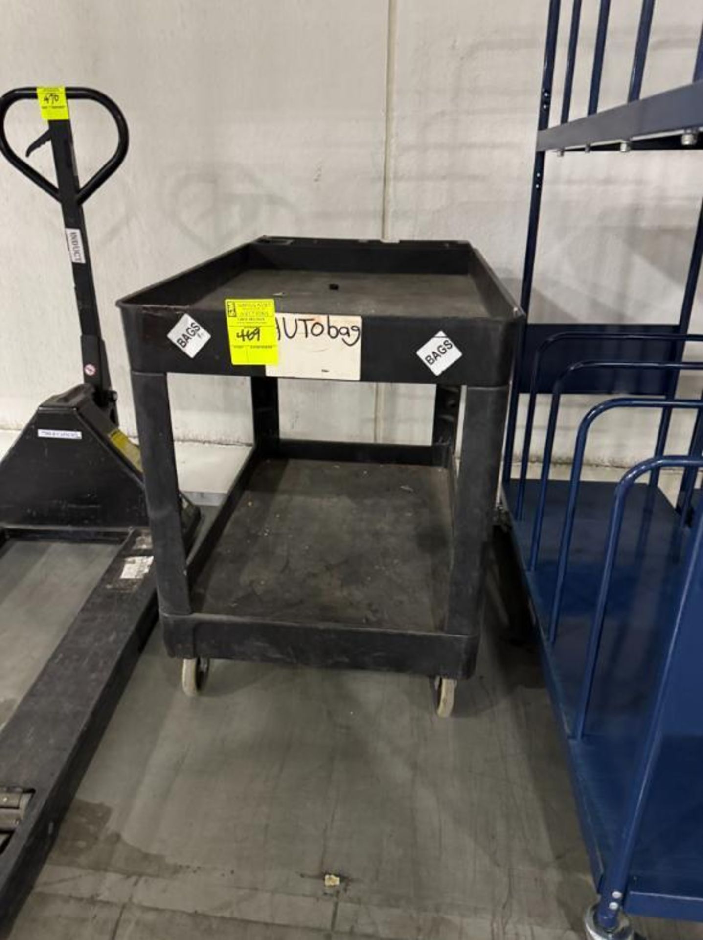 plastic stocking cart - Image 2 of 2