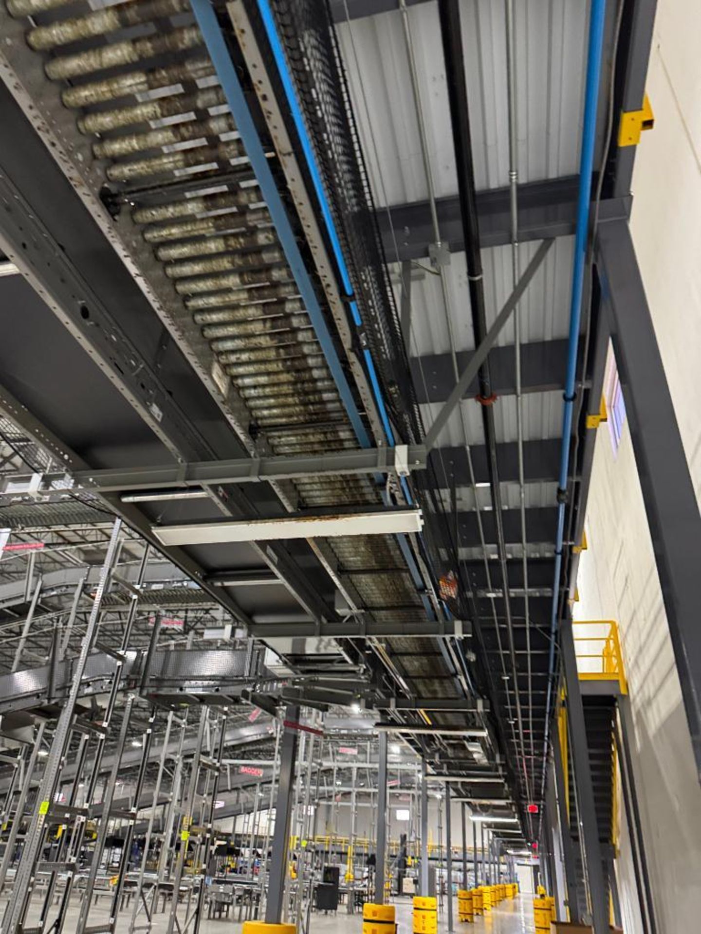 Invata partially powered roller conveyor - Image 5 of 6