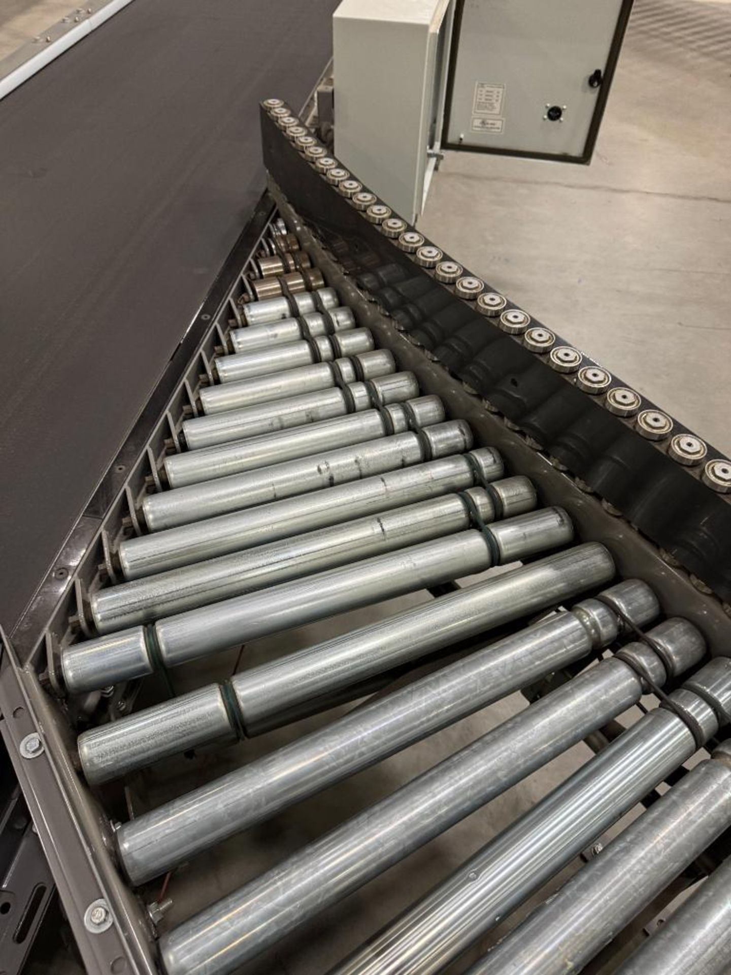 Invata powered roller conveyor - Image 3 of 3