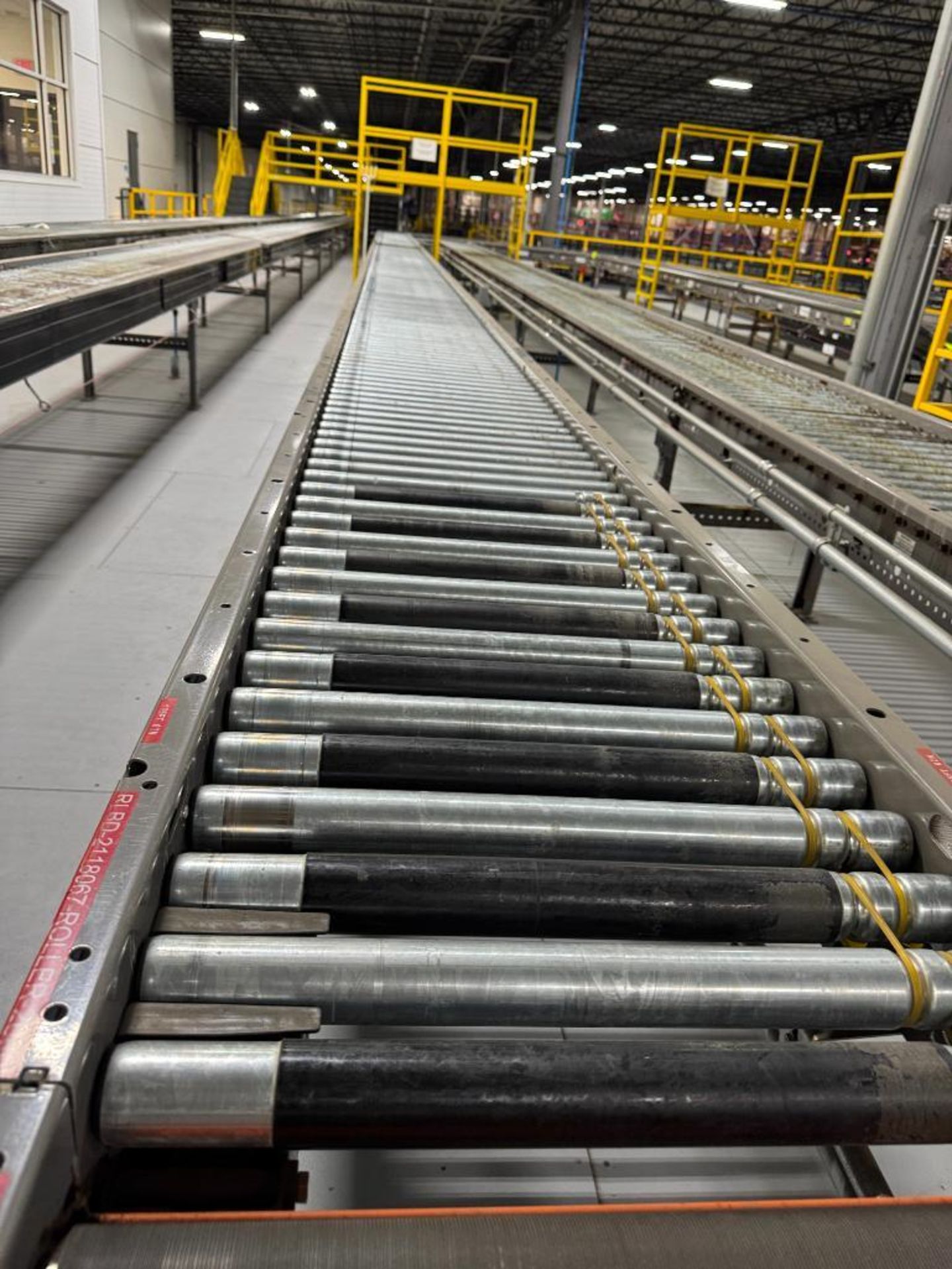 Invata partially powered roller conveyor - Image 4 of 4